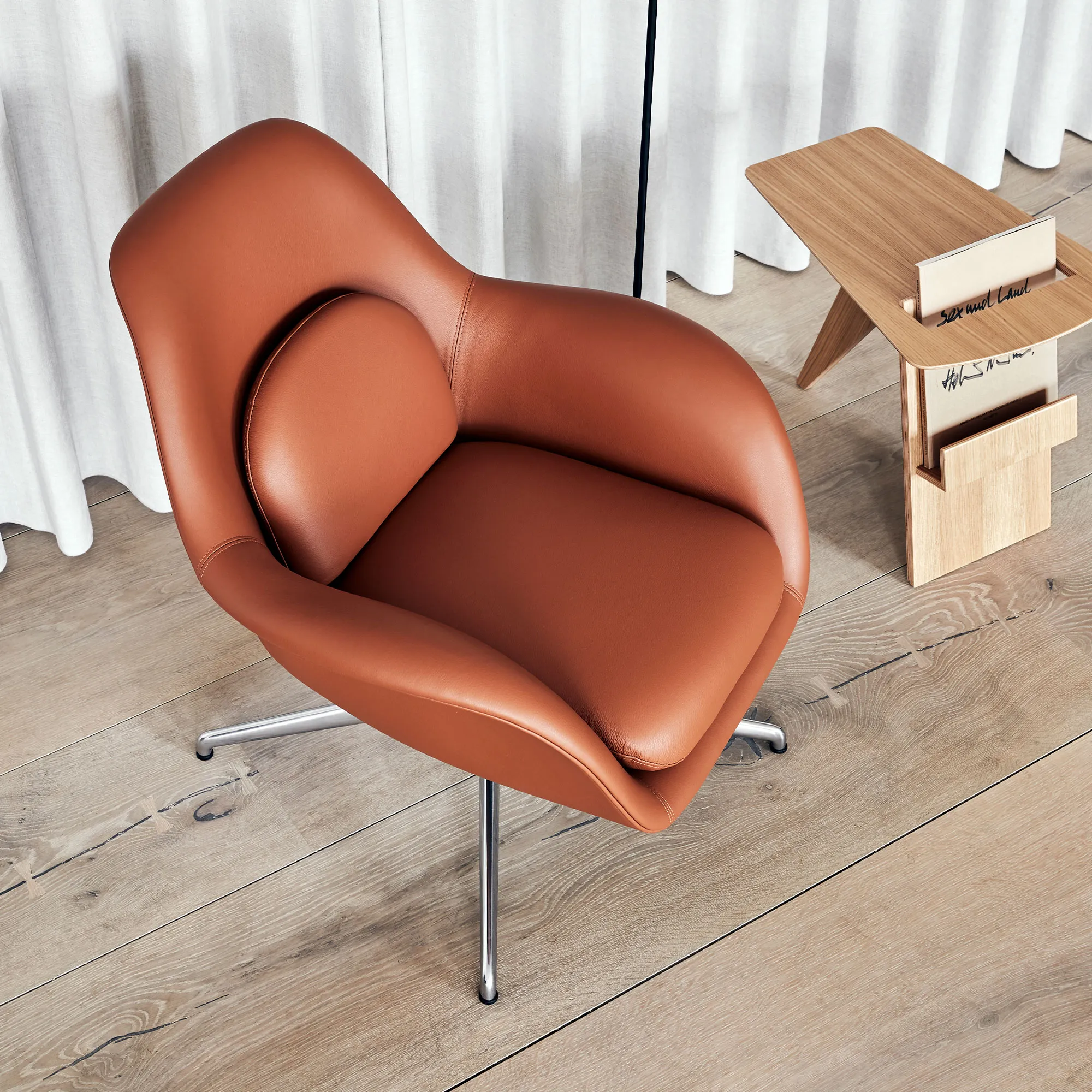 Swoon Petit Swivel Lounge Chair Black - 3