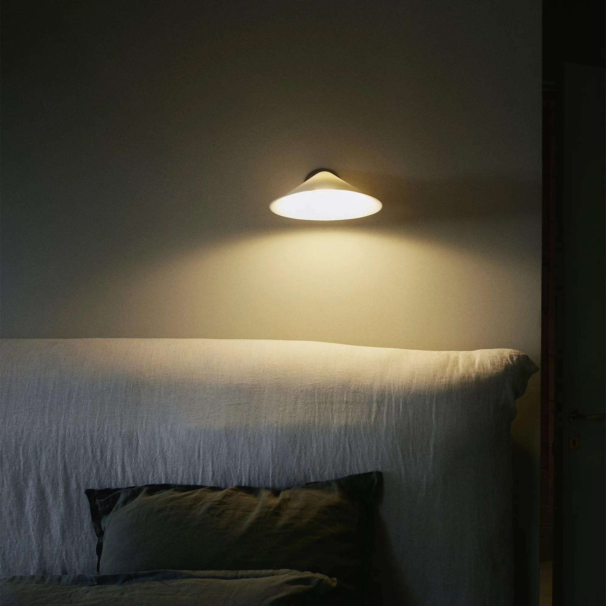 Plume SW wandlamp met knop - 9
