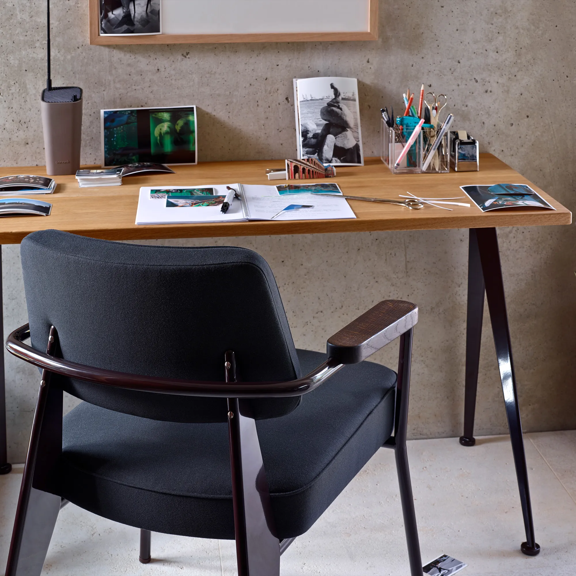 Compas Direction Desk - 6