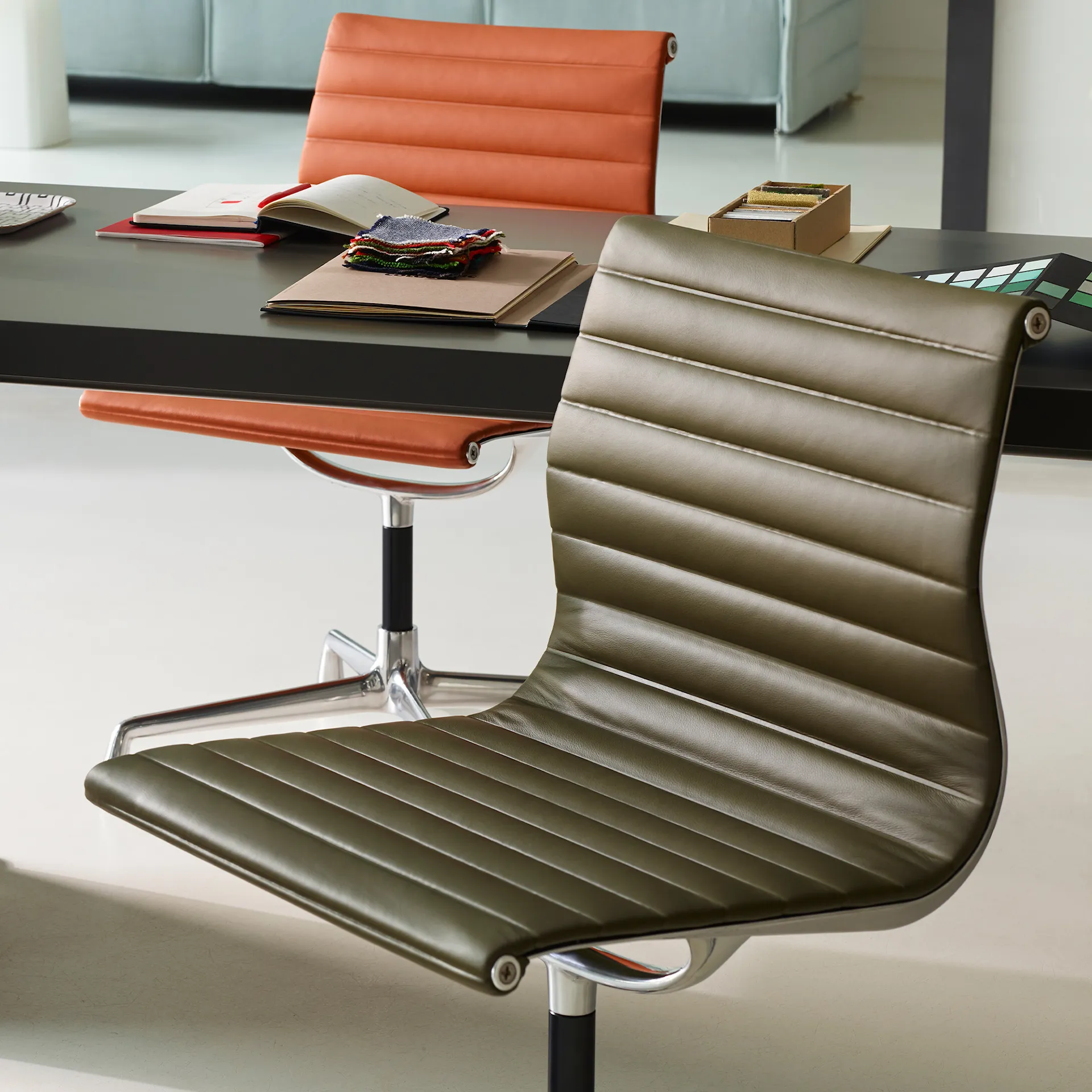 EA 101 Office Chair Chrome - Vitra - Charles & Ray Eames - NO GA