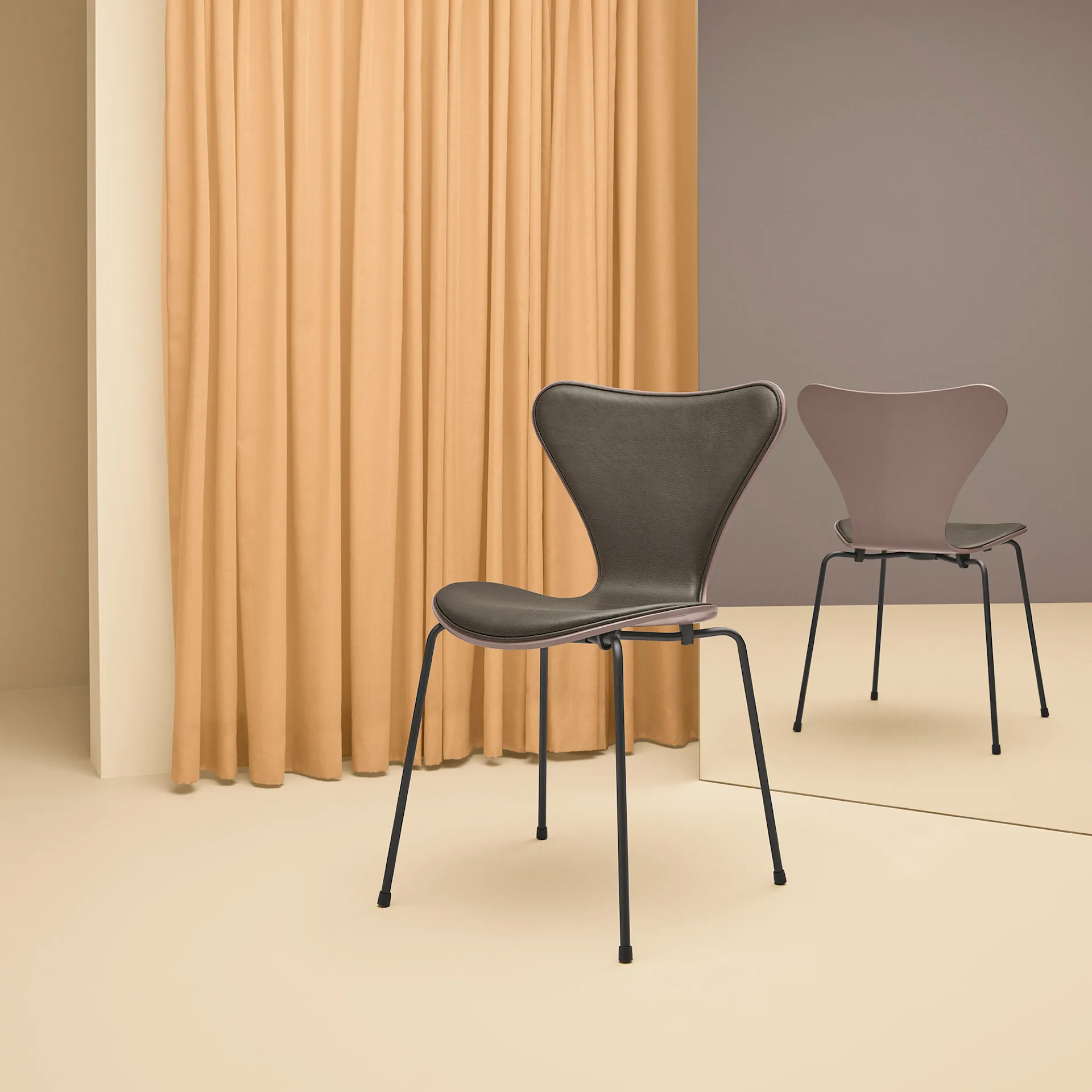 3107 Serie 7 - Front polstret - Fritz Hansen - Arne Jacobsen - NO GA