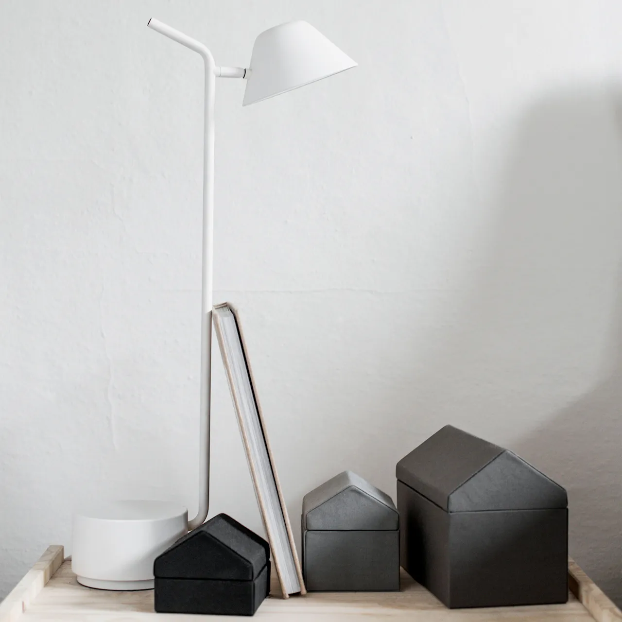 Peek Table Lamp