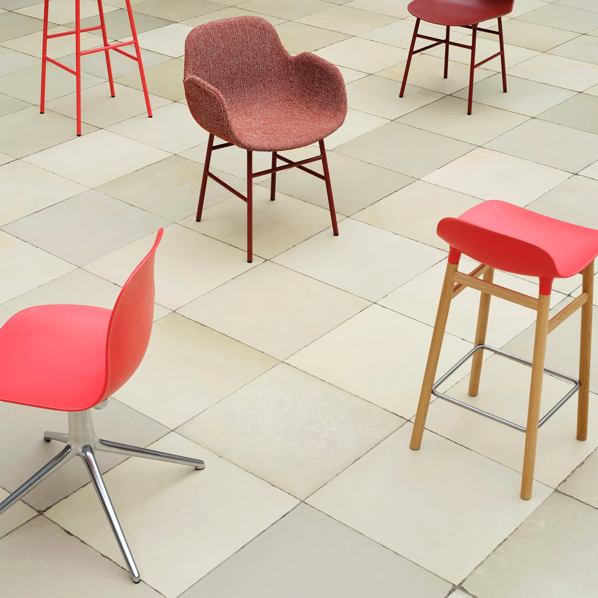 Form Barstool 65 cm Black Oak - 5