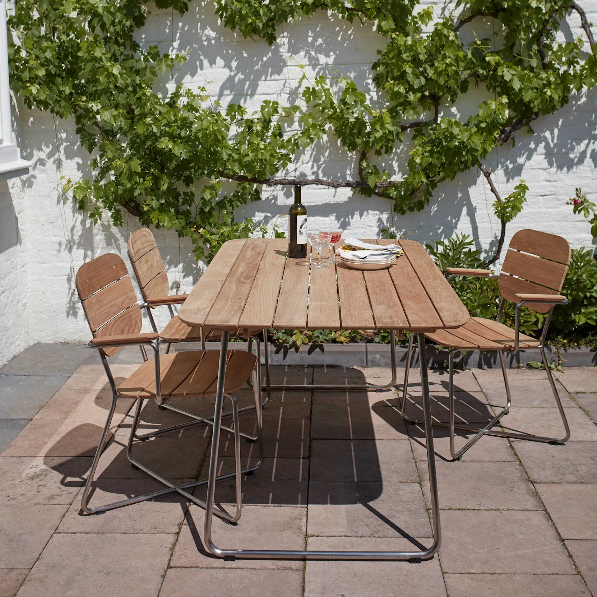 Lilium Outdoor Table - Fritz Hansen - NO GA