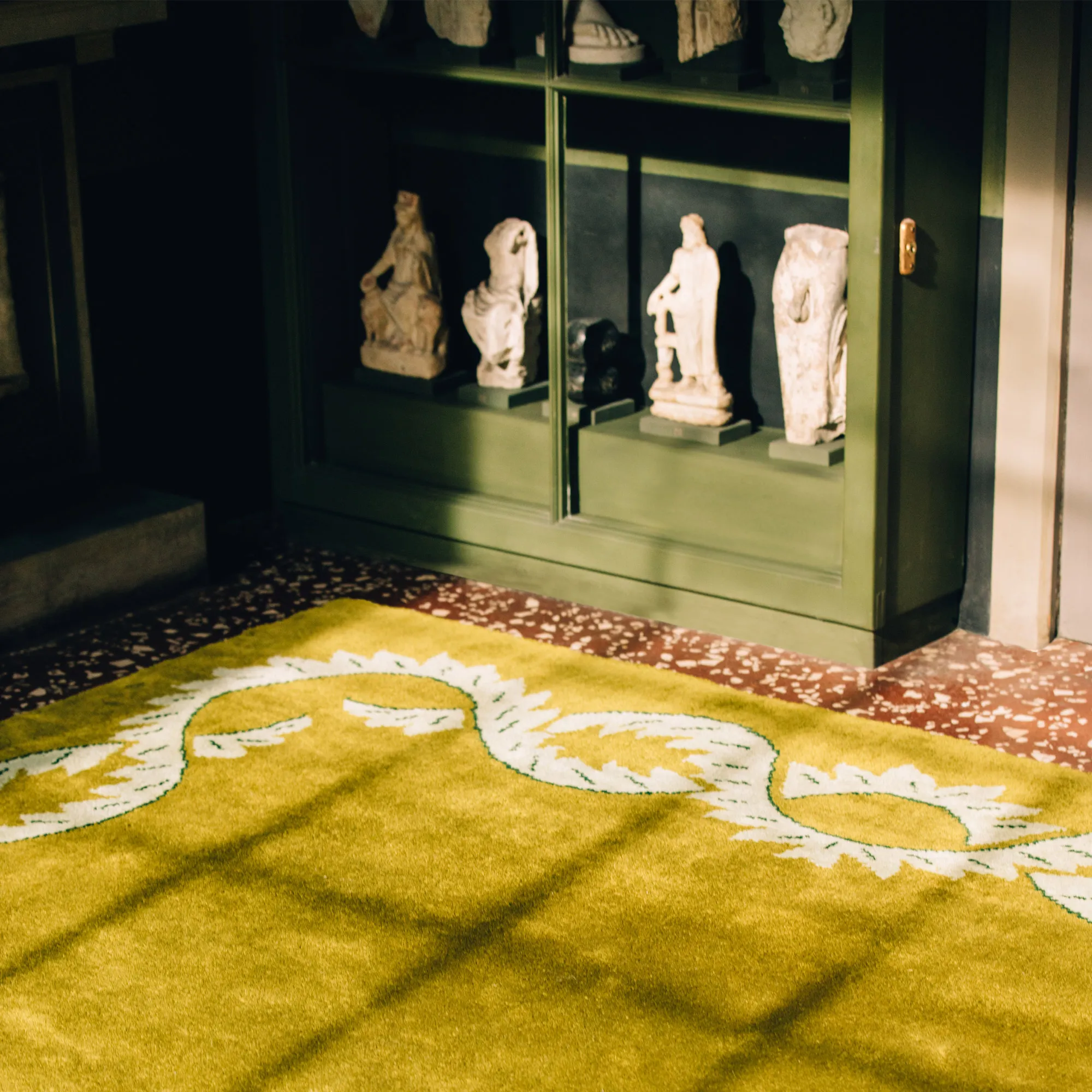 Climbing Vine Olive wool rug - 9