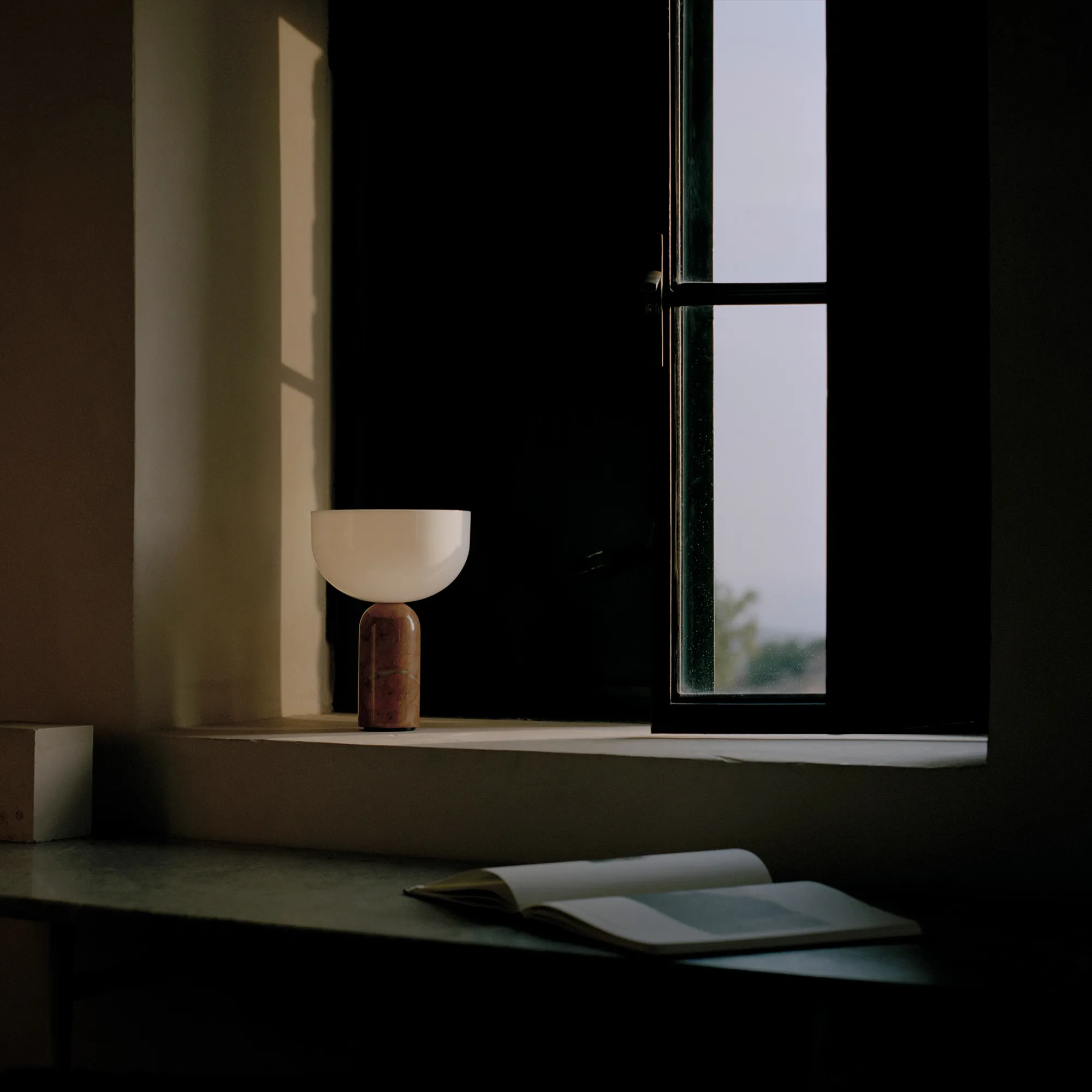Kizu Portable Table Lamp - 2