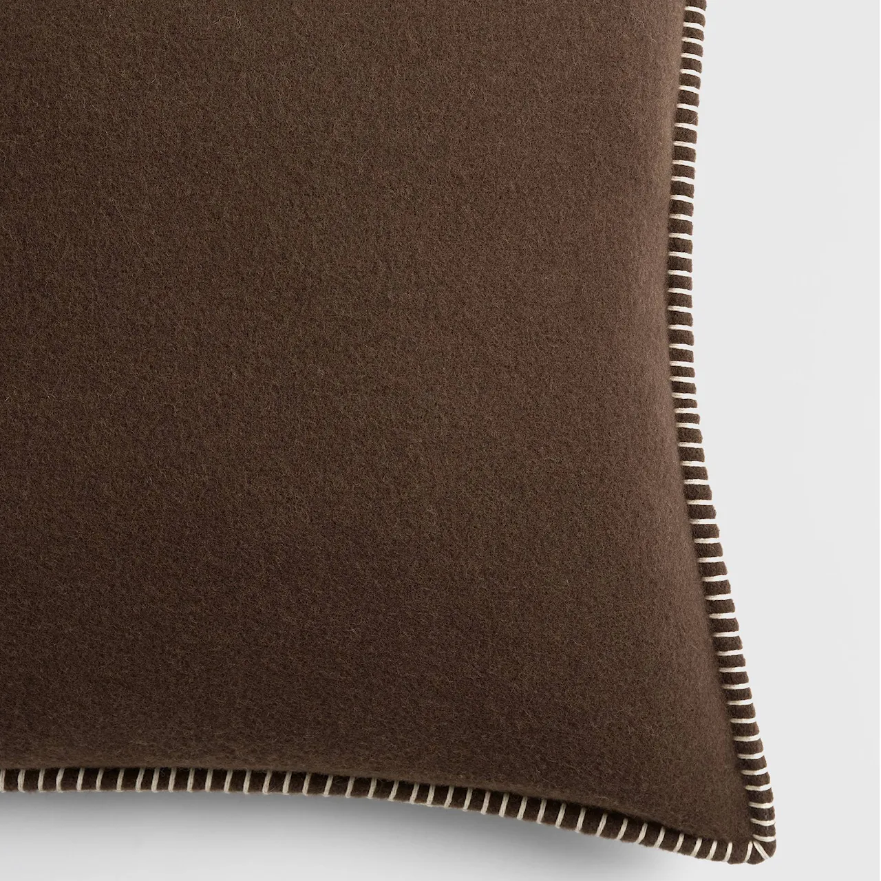 Walnut Lambswool dekorativ pude