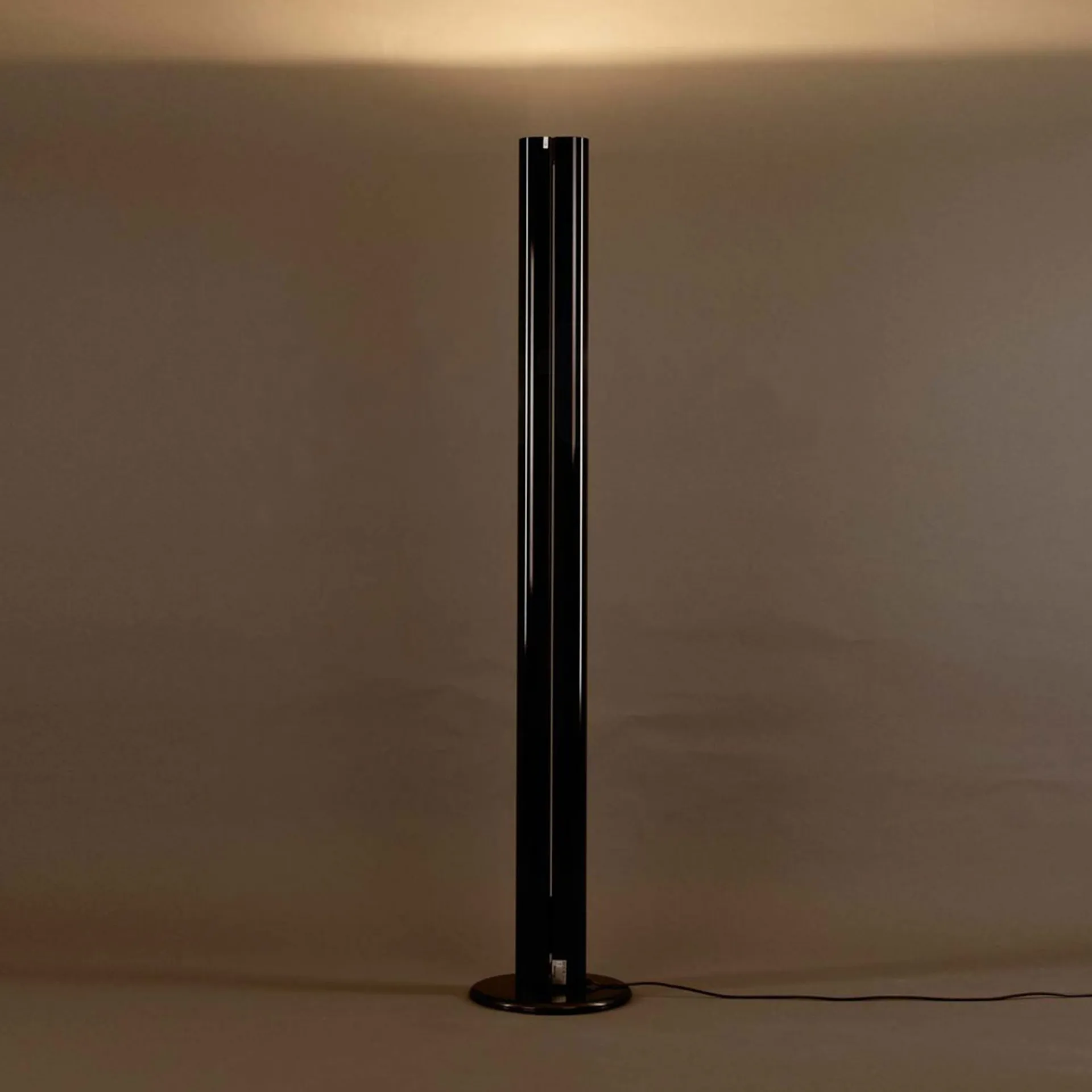 Megaron Floor Lamp - Artemide - NO GA