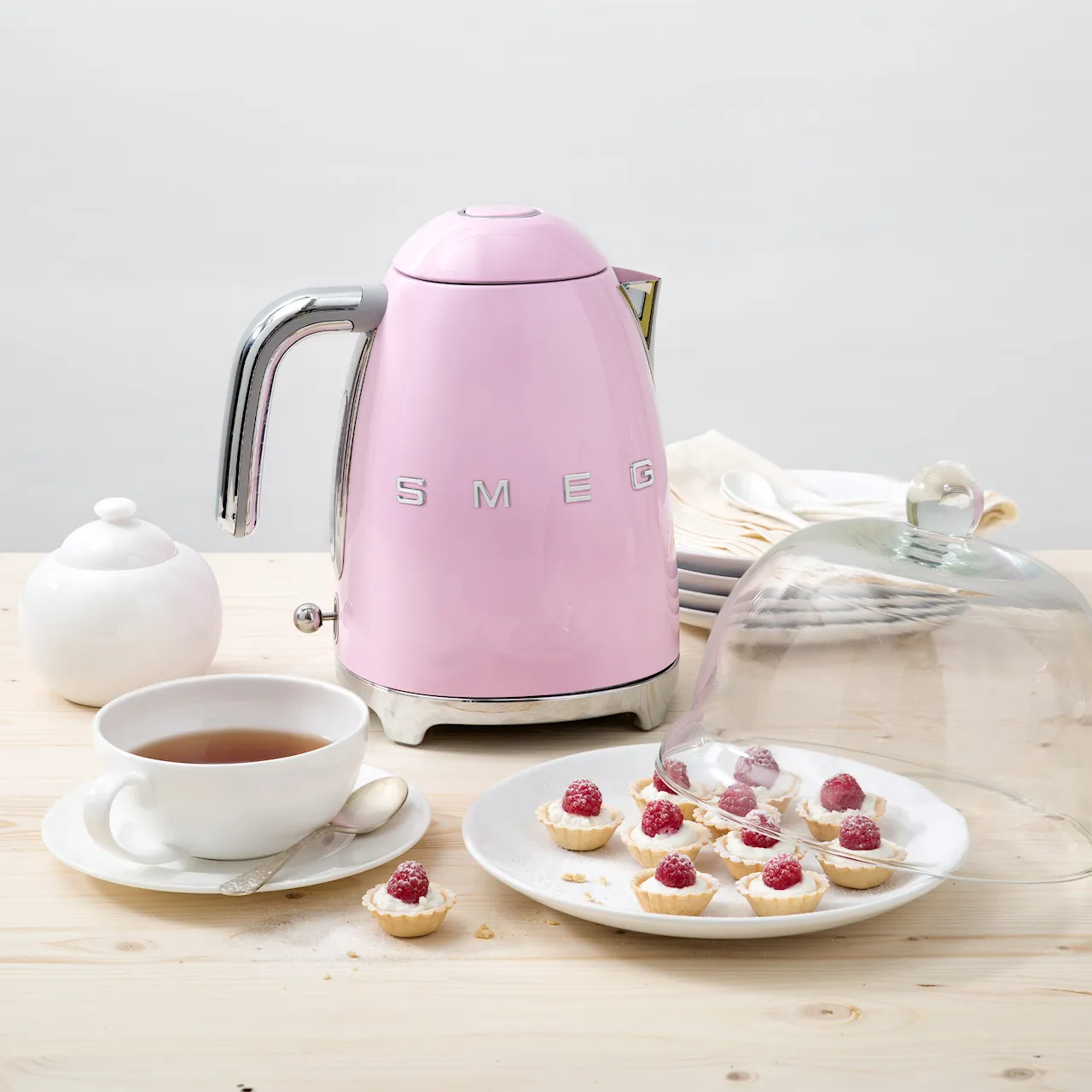 Smeg Electric Kettle Pink