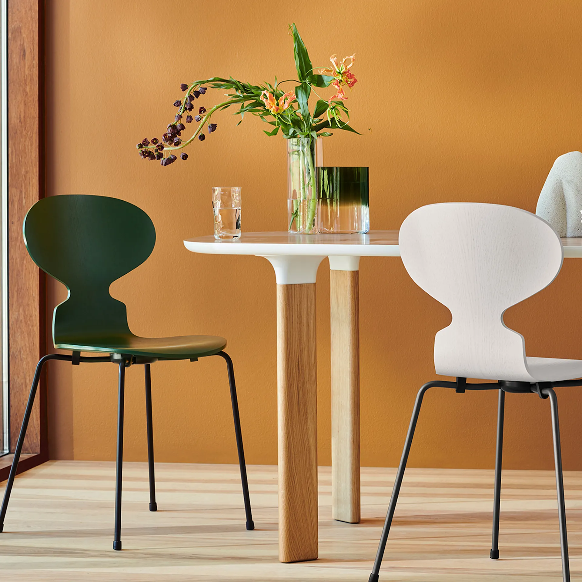 3101 Ant 4 Legs -Monochrome - Fritz Hansen - Arne Jacobsen - NO GA