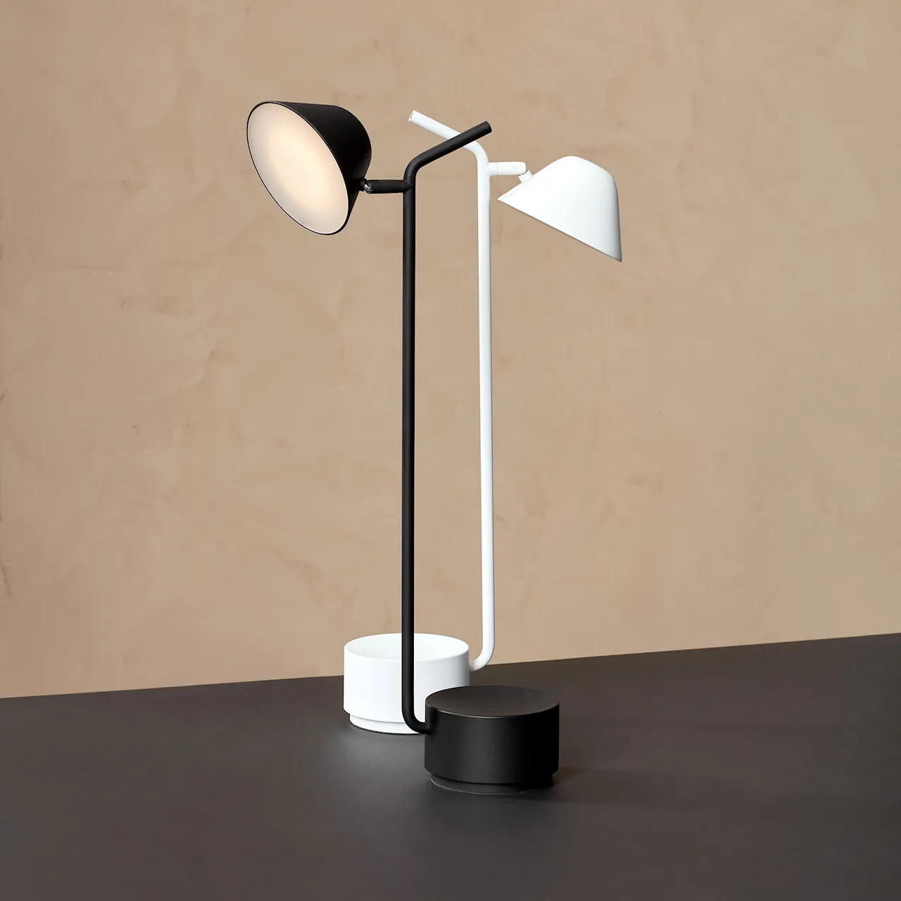 Peek Table Lamp