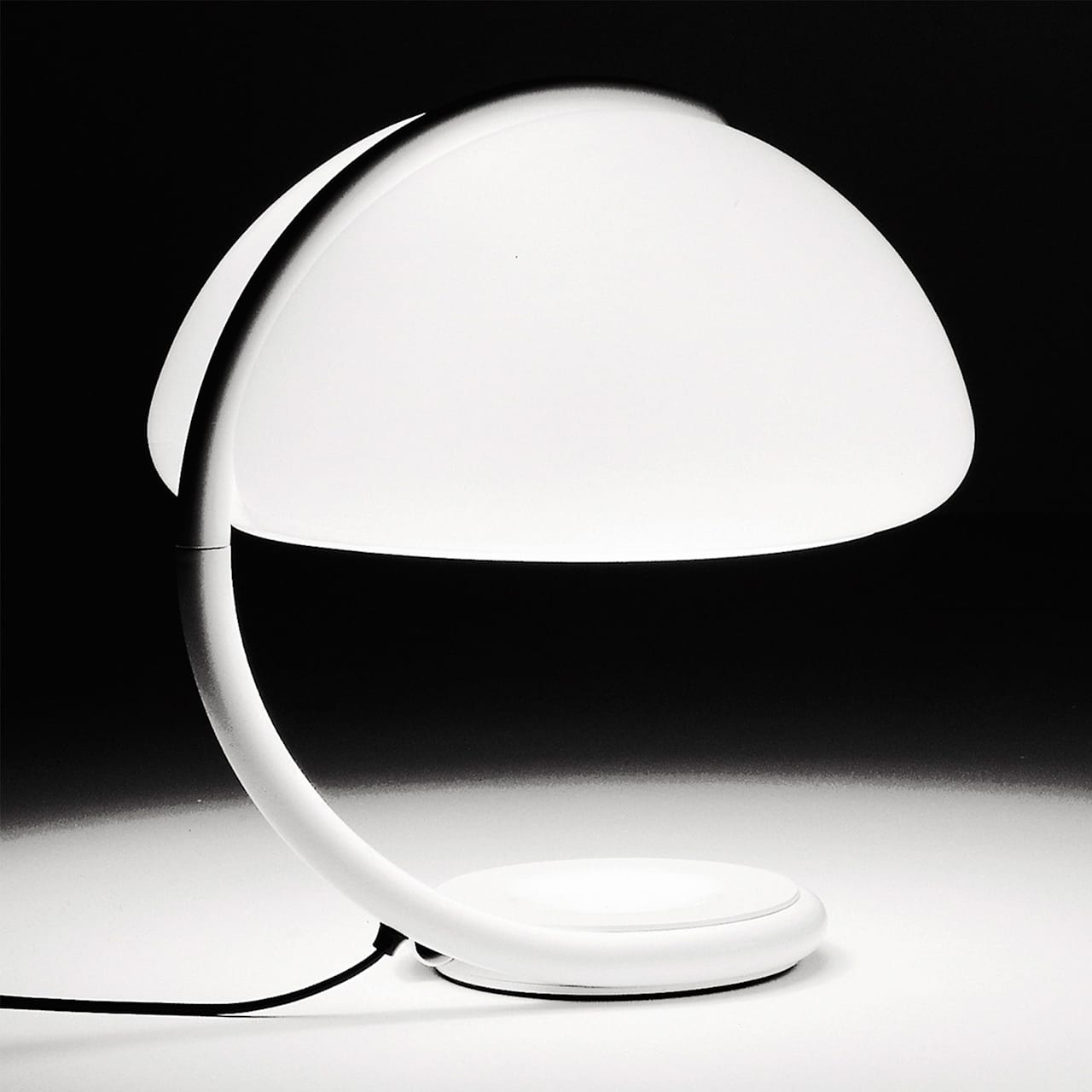 Serpentine Table Lamp