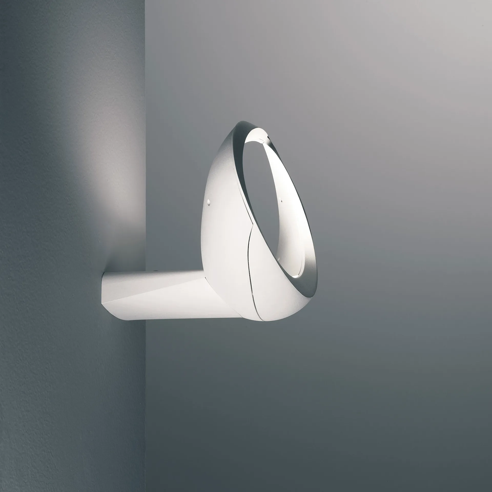 Cabildo Wall Lamp - Artemide - NO GA