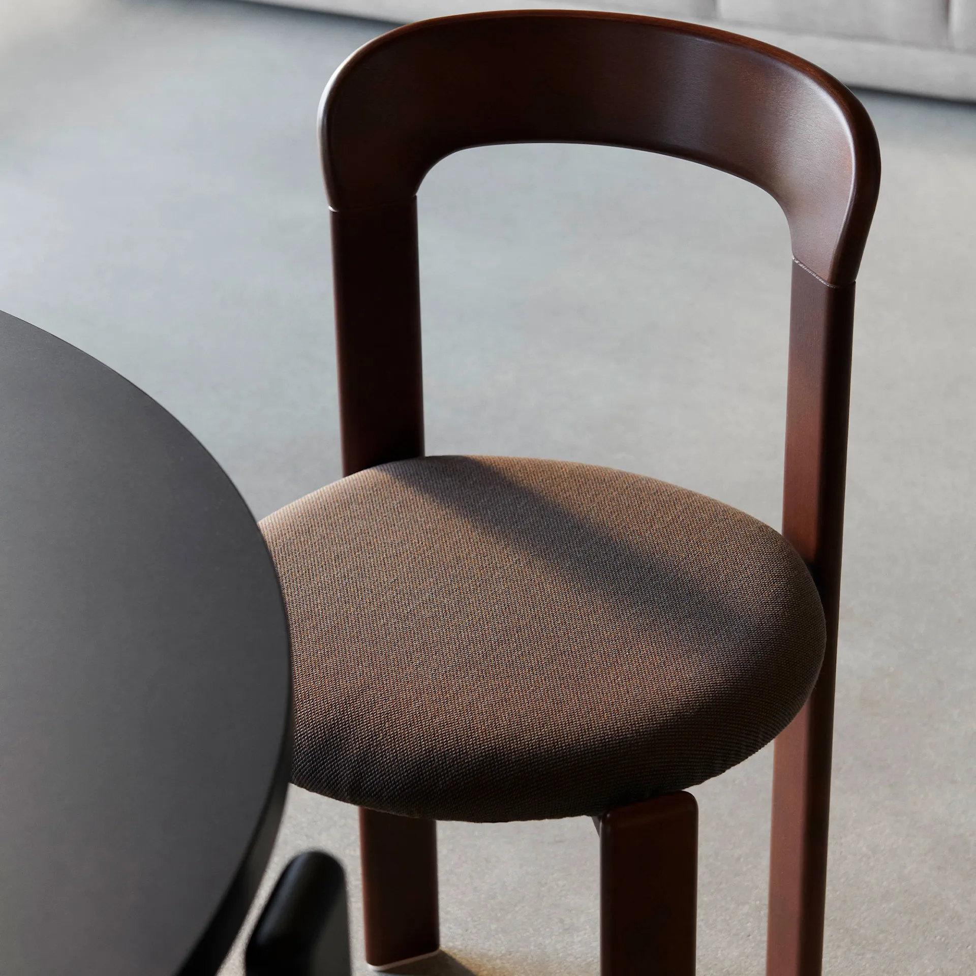 Rey Chair – Design Within Reach