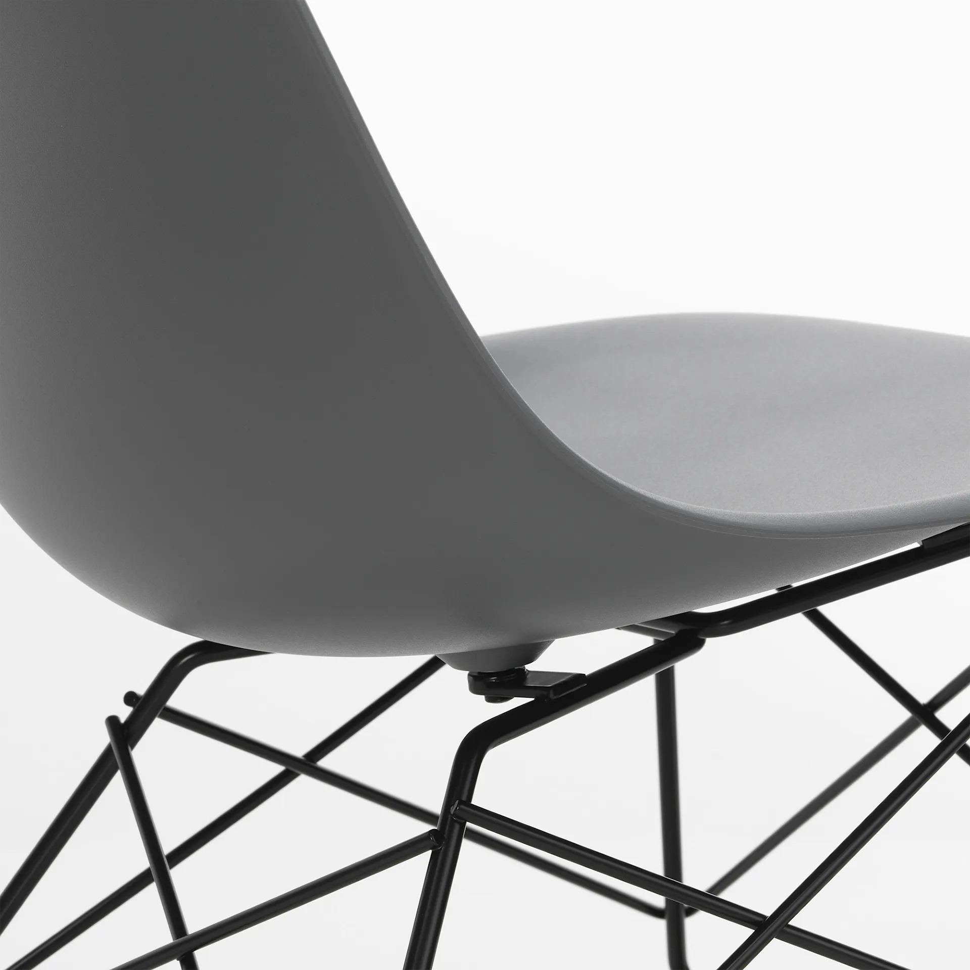 Eames RE Plastic Side Chair LSR tuoli Basic Dark - Vitra - Charles & Ray Eames - NO GA