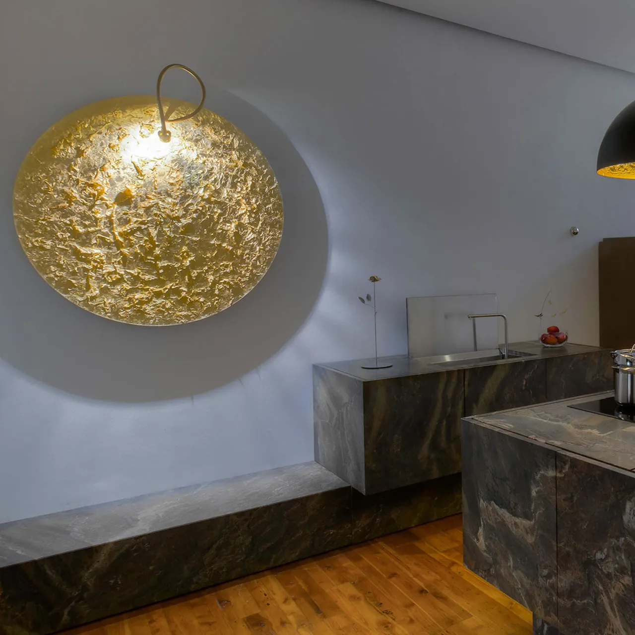 Luna Piena Wall