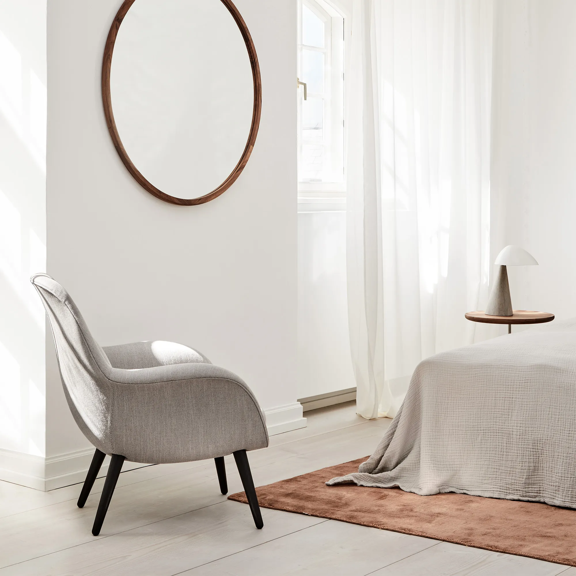 Swoon Petit Lounge Chair Lacquered Walnut - 8