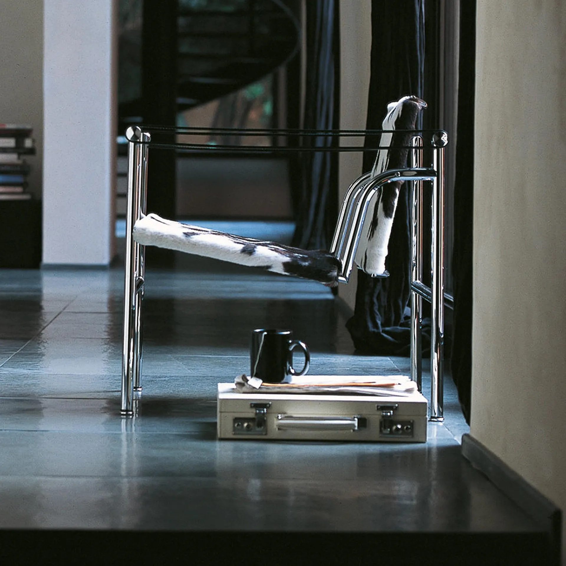 Buy LC1 from Cassina | NO GA Buy LC1 from Cassina | NO GA