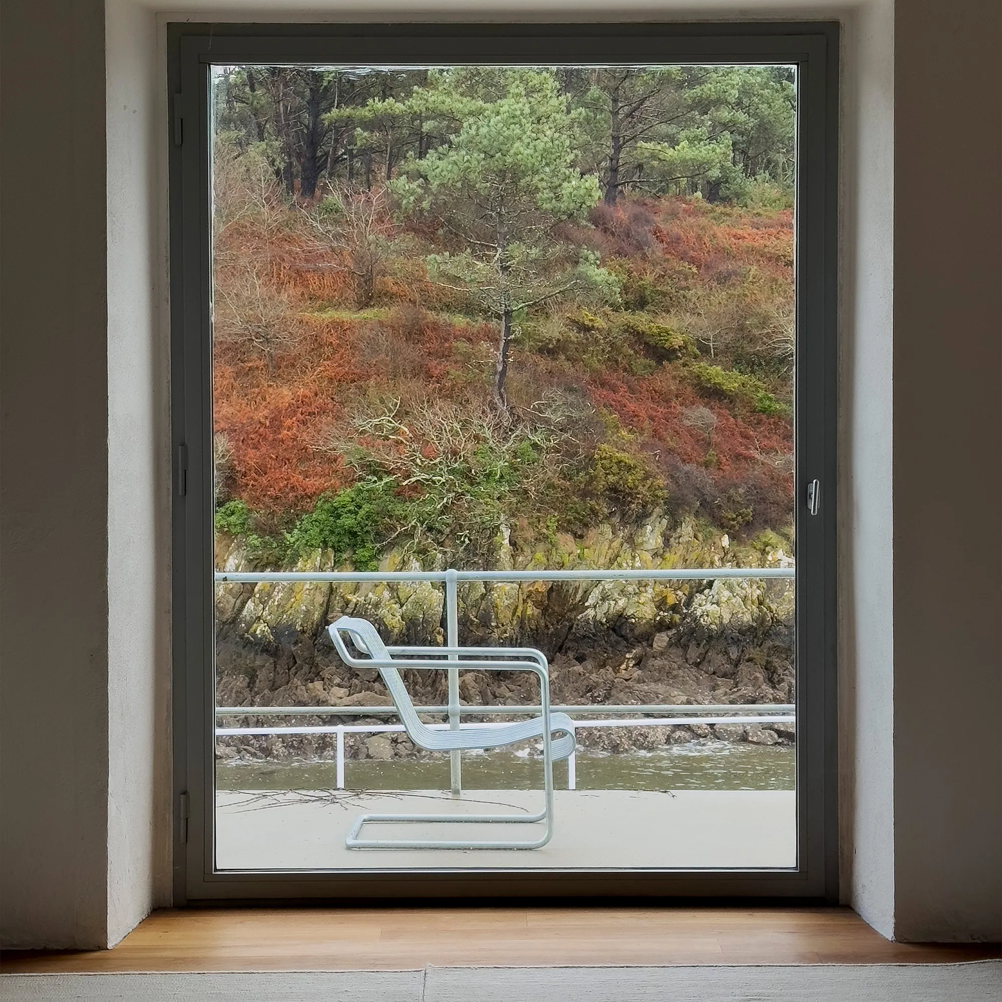 Palissade Cantilever Low Lounge Chair - 13