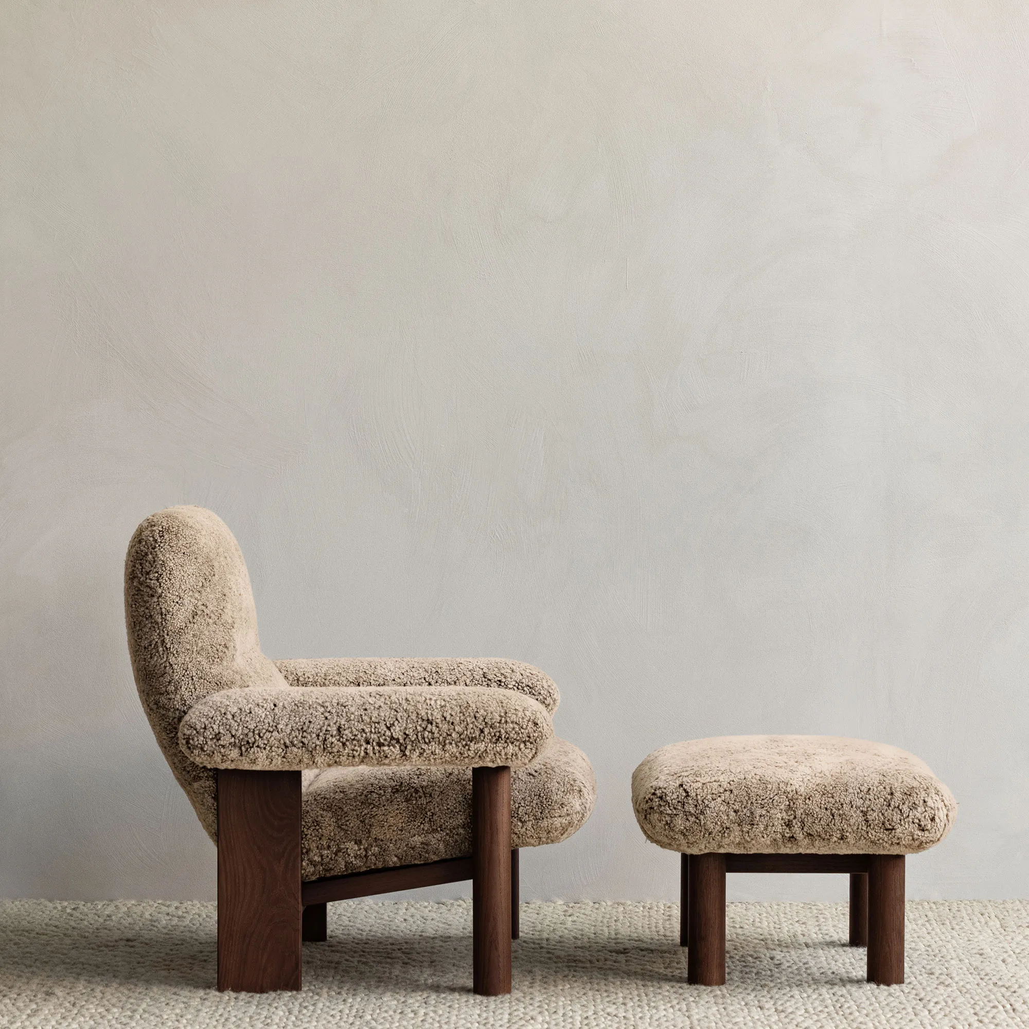 Brasilia Lounge Chair Walnut