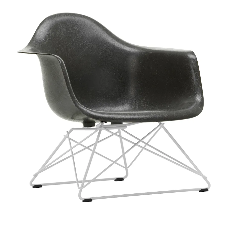 Eames Fiberglass Armchair LAR