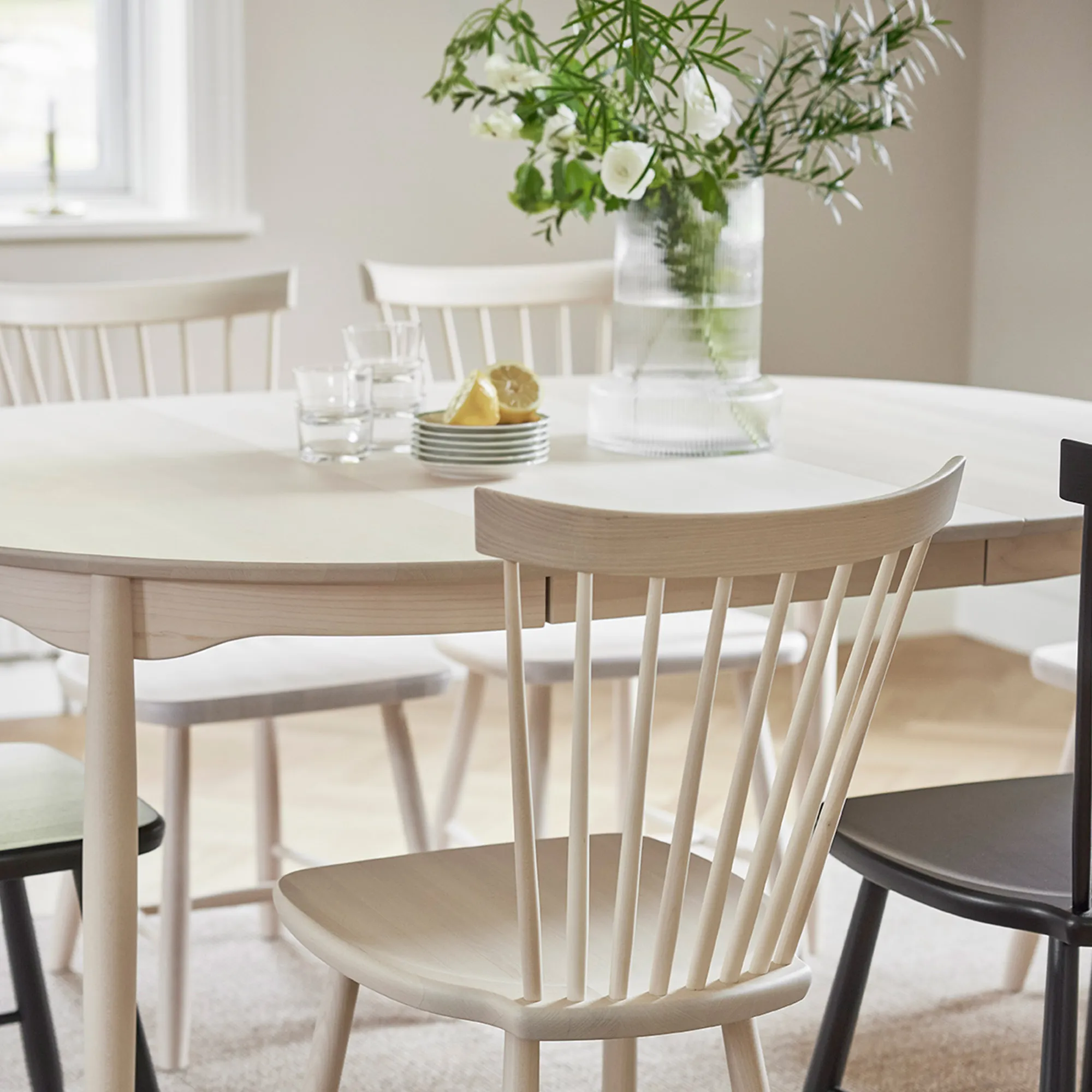 Carl dining table Ø115 cm with extension leaf - 11