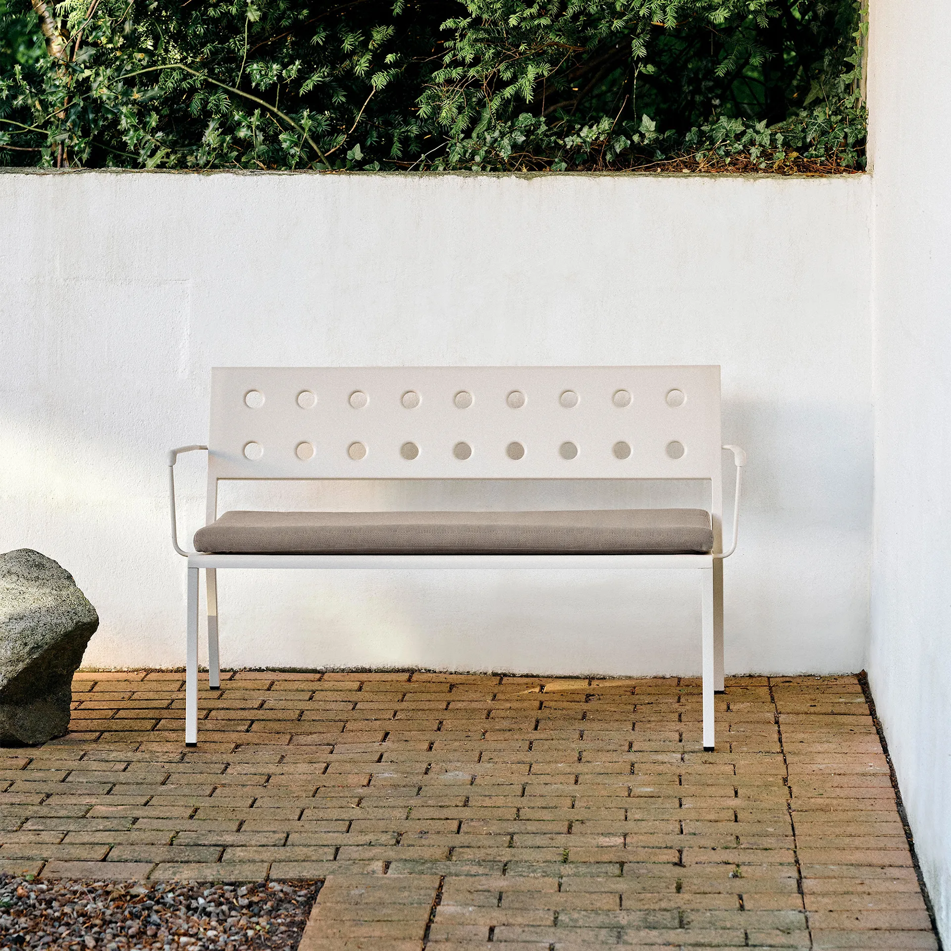 Balcony Dining Bench W. Arm - 121 x 52 cm - HAY - Ronan & Erwan Bouroullec - NO GA