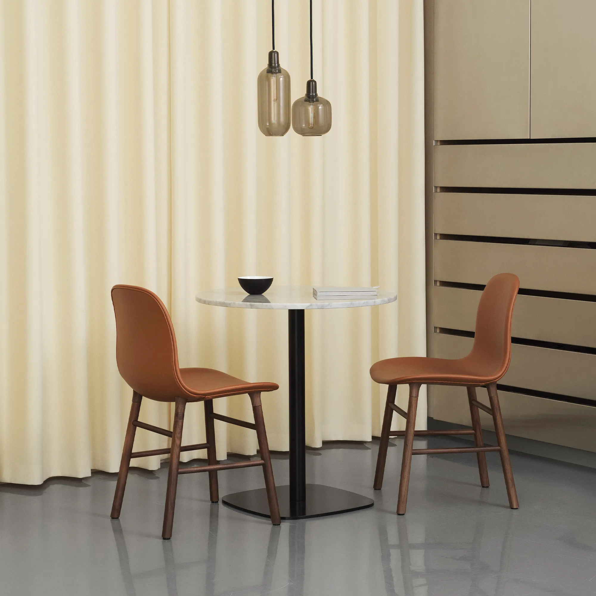 Form Café Table Ø60 cm - 2