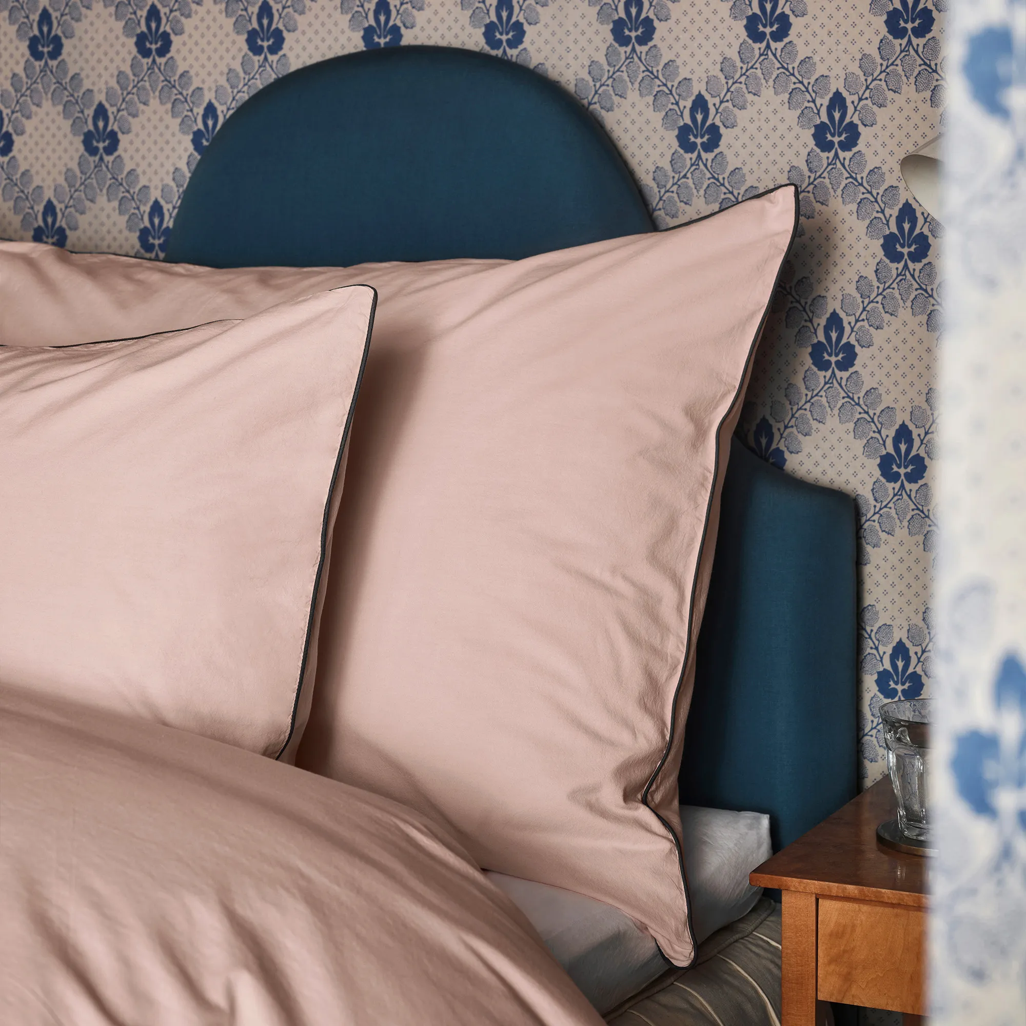 Powder Pink/Dark Blue tyynyliina - 2