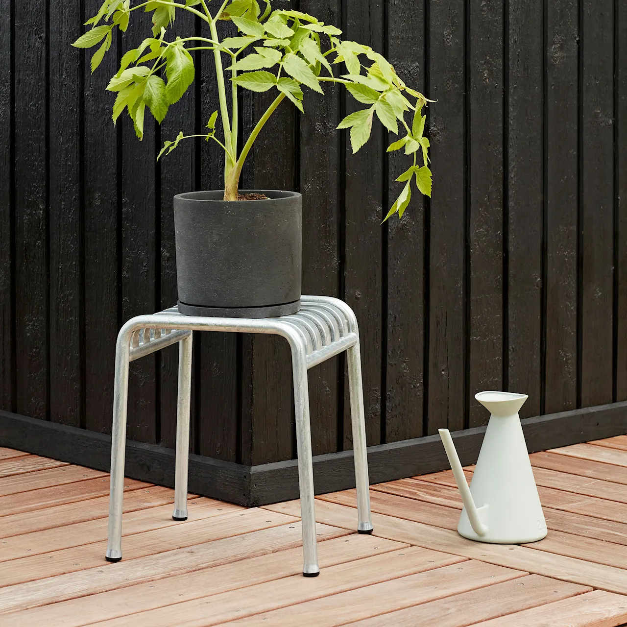 Palissed stool - Iron Red