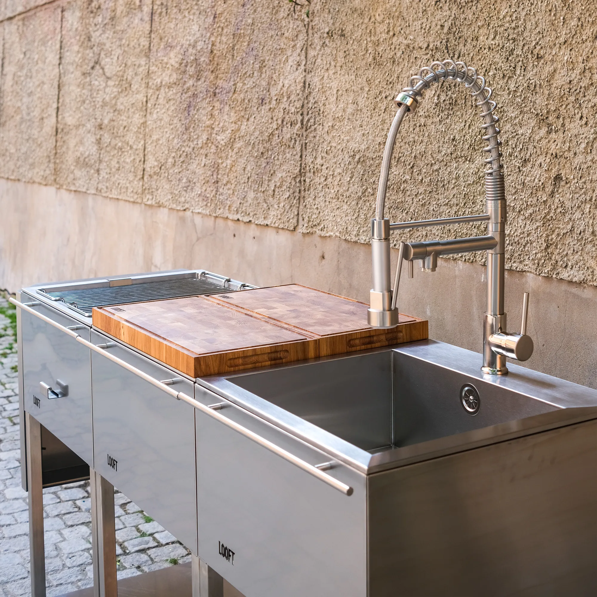 Combinatie C buitenkeuken met houtskoolgrill en spoelbak - 6