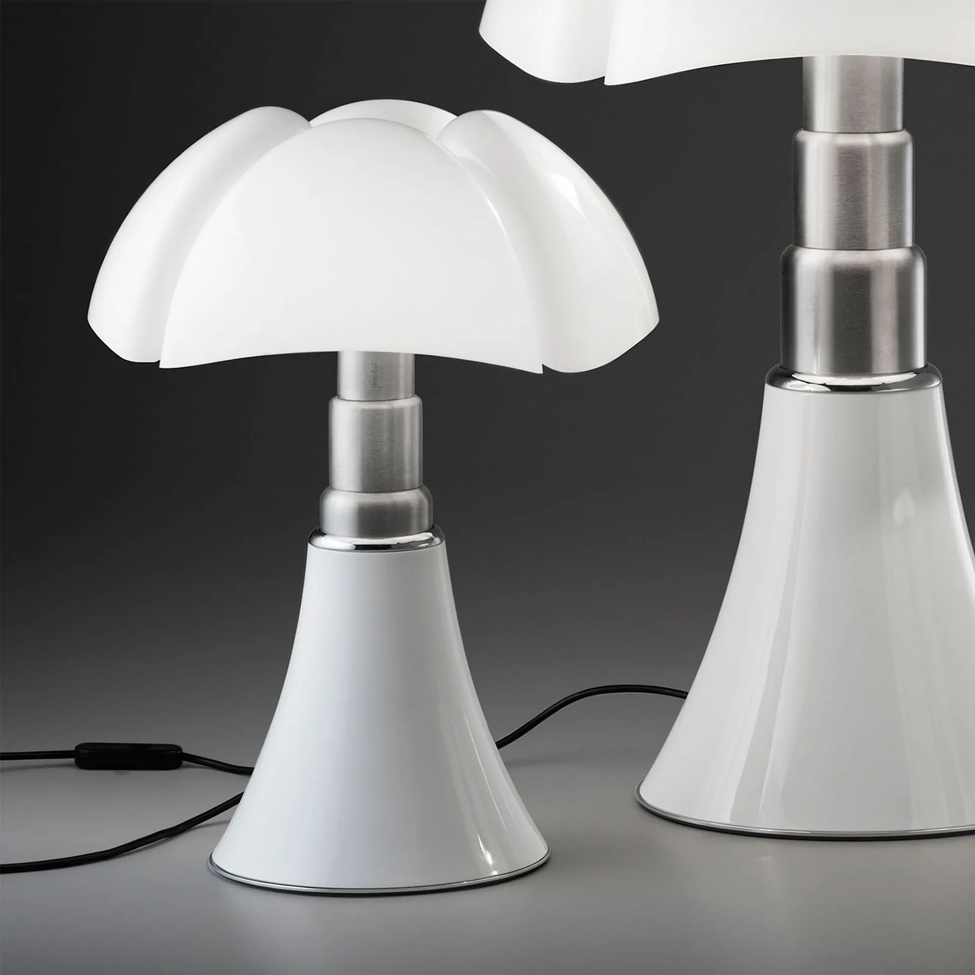 Pipistrello Medium Table Lamp - Dimmable - Martinelli Luce - Gae Aulenti - NO GA