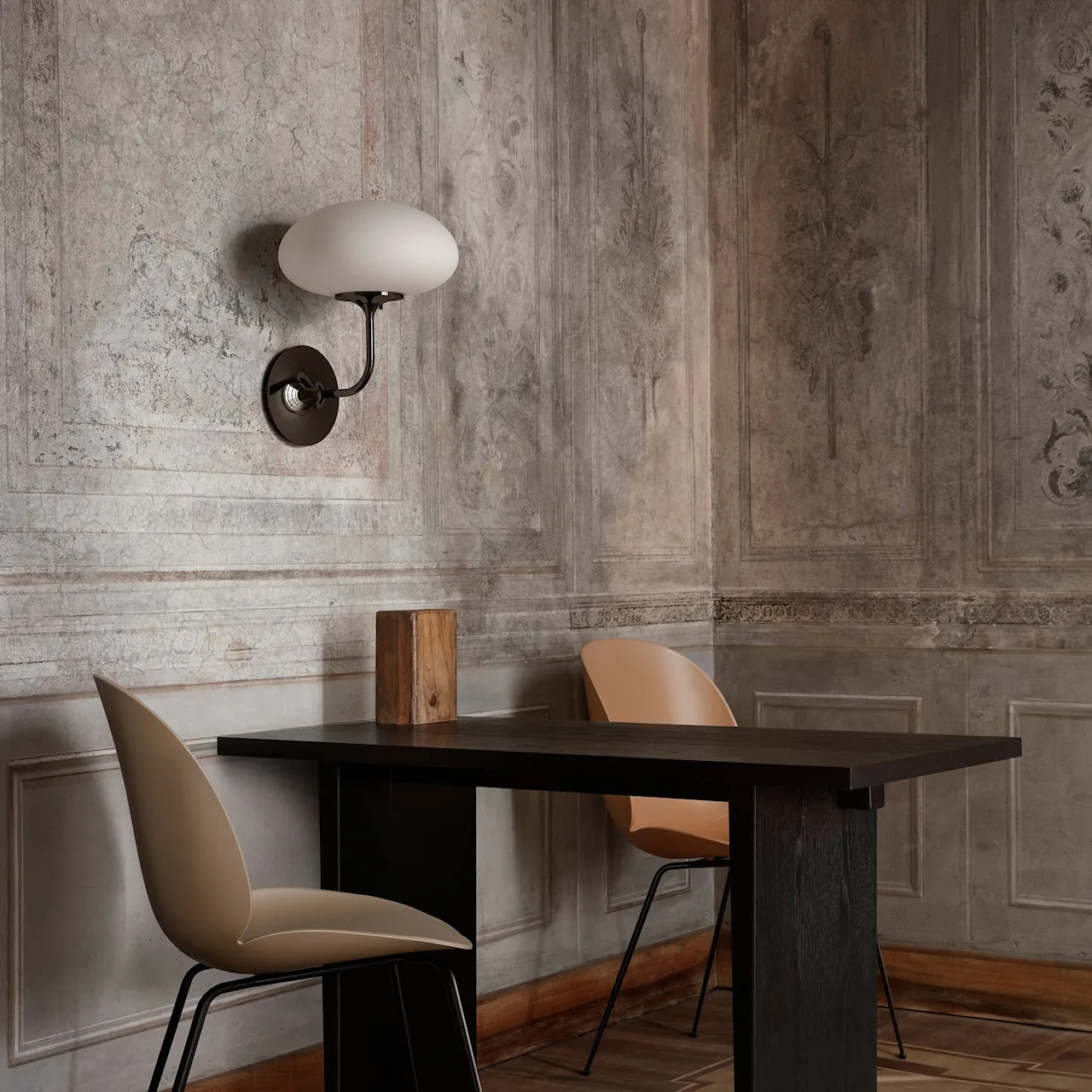 Stemlite Wall Lamp