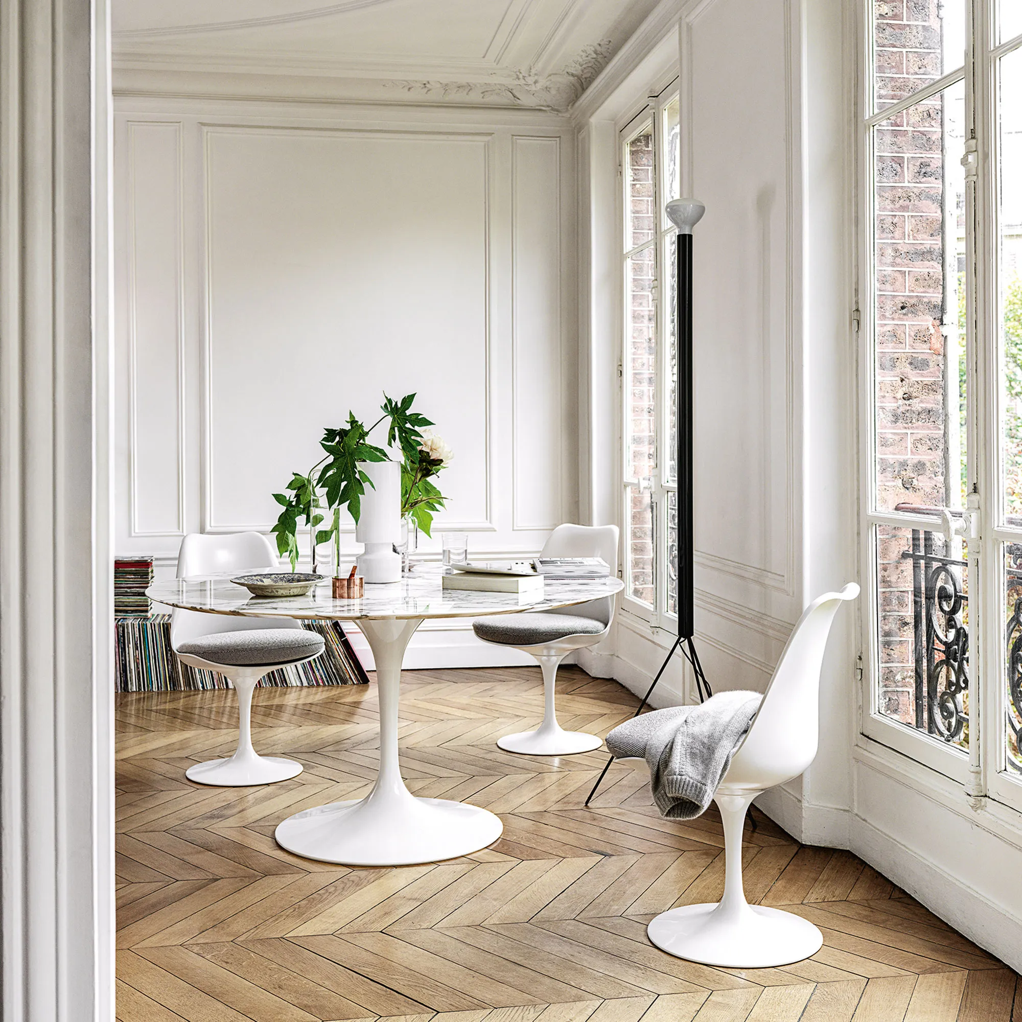 Saarinen Tulip Armchair White