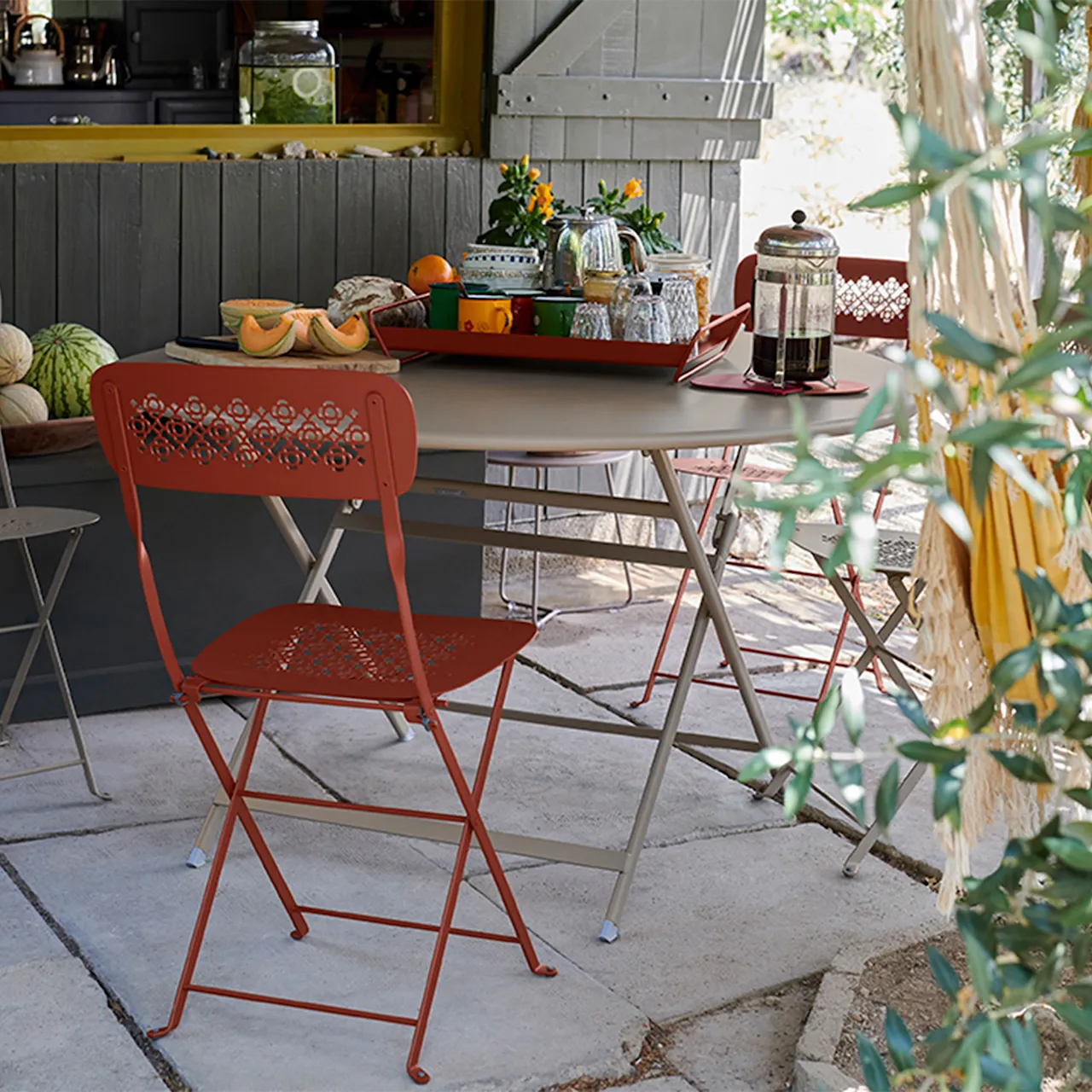 Caractère Folding Table Round