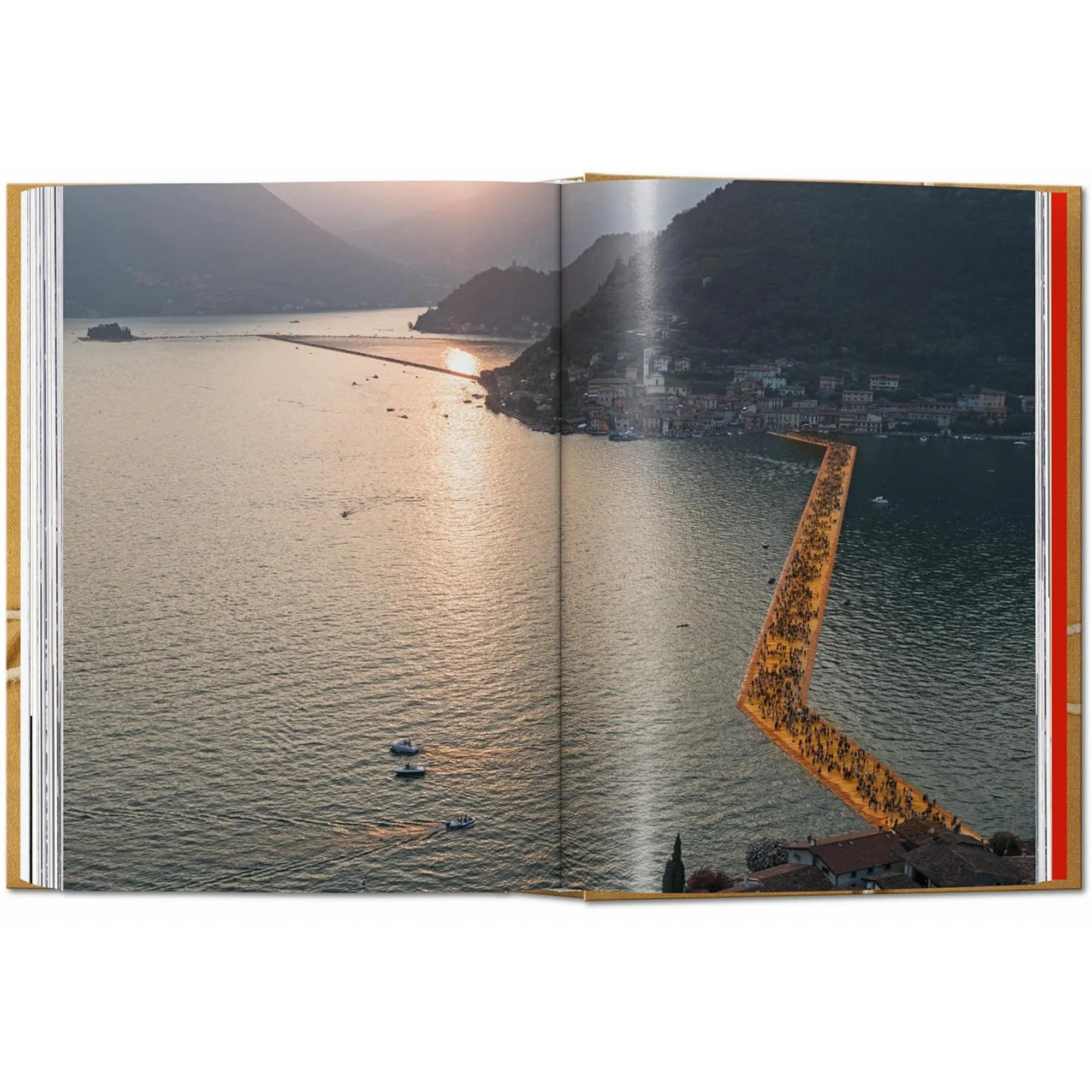 Christo and Jeanne-Claude – 40th Edition Art Book - 4