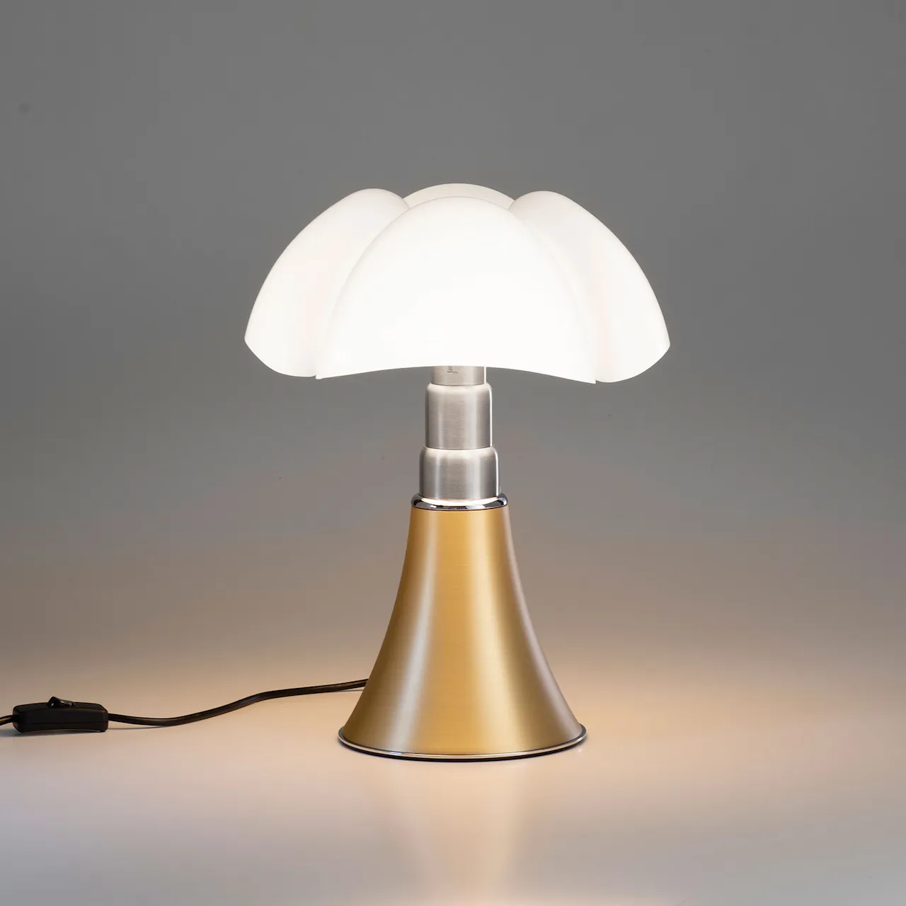 Minipipistrello Table Lamp, Brass - Dæmpbar