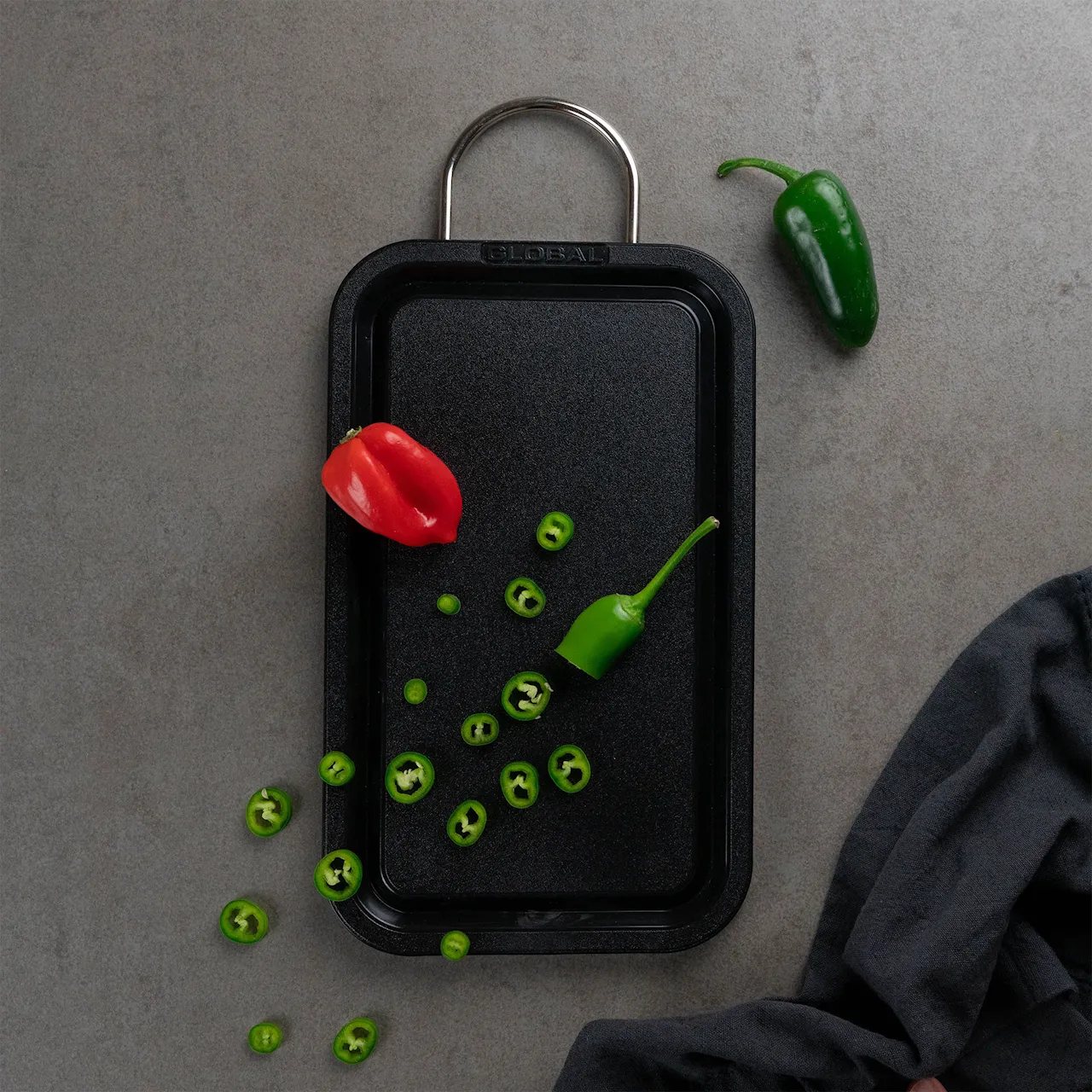 G-1004 Plastic cutting board Black 26,5x16x1,3 cm