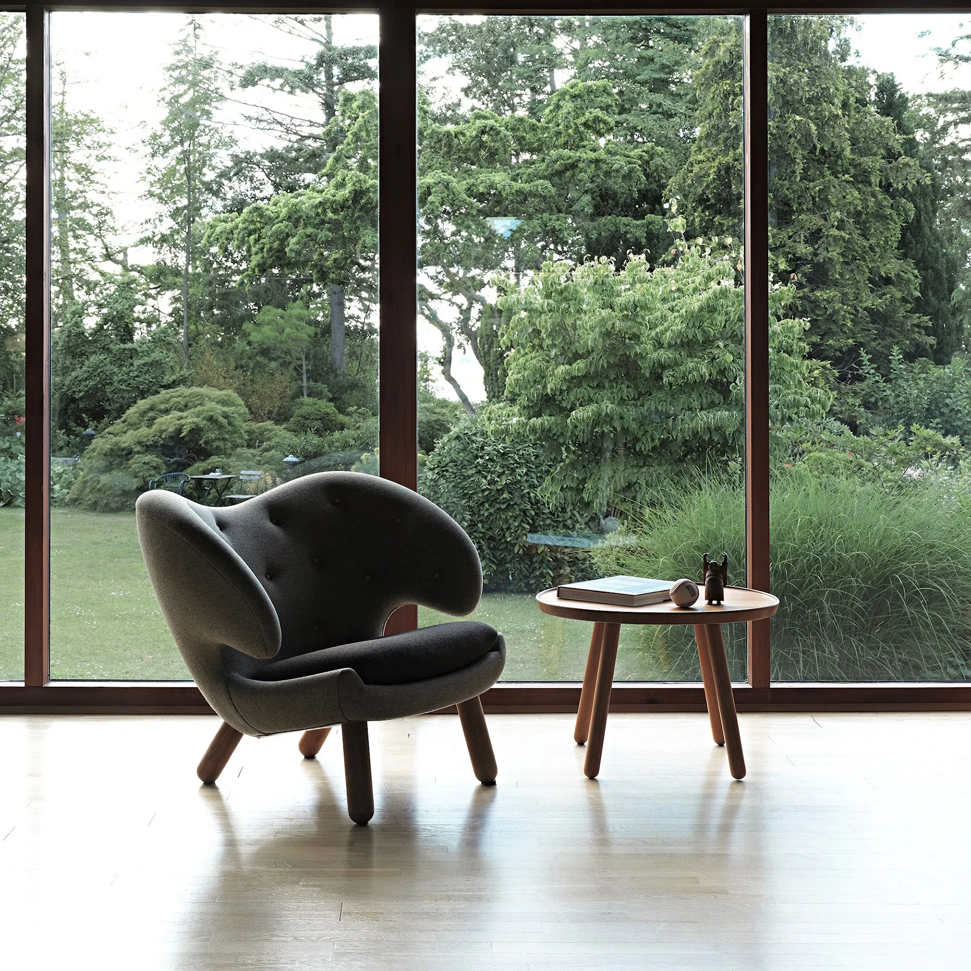 Pelican Table, Walnut - House of Finn Juhl - Finn Juhl - NO GA