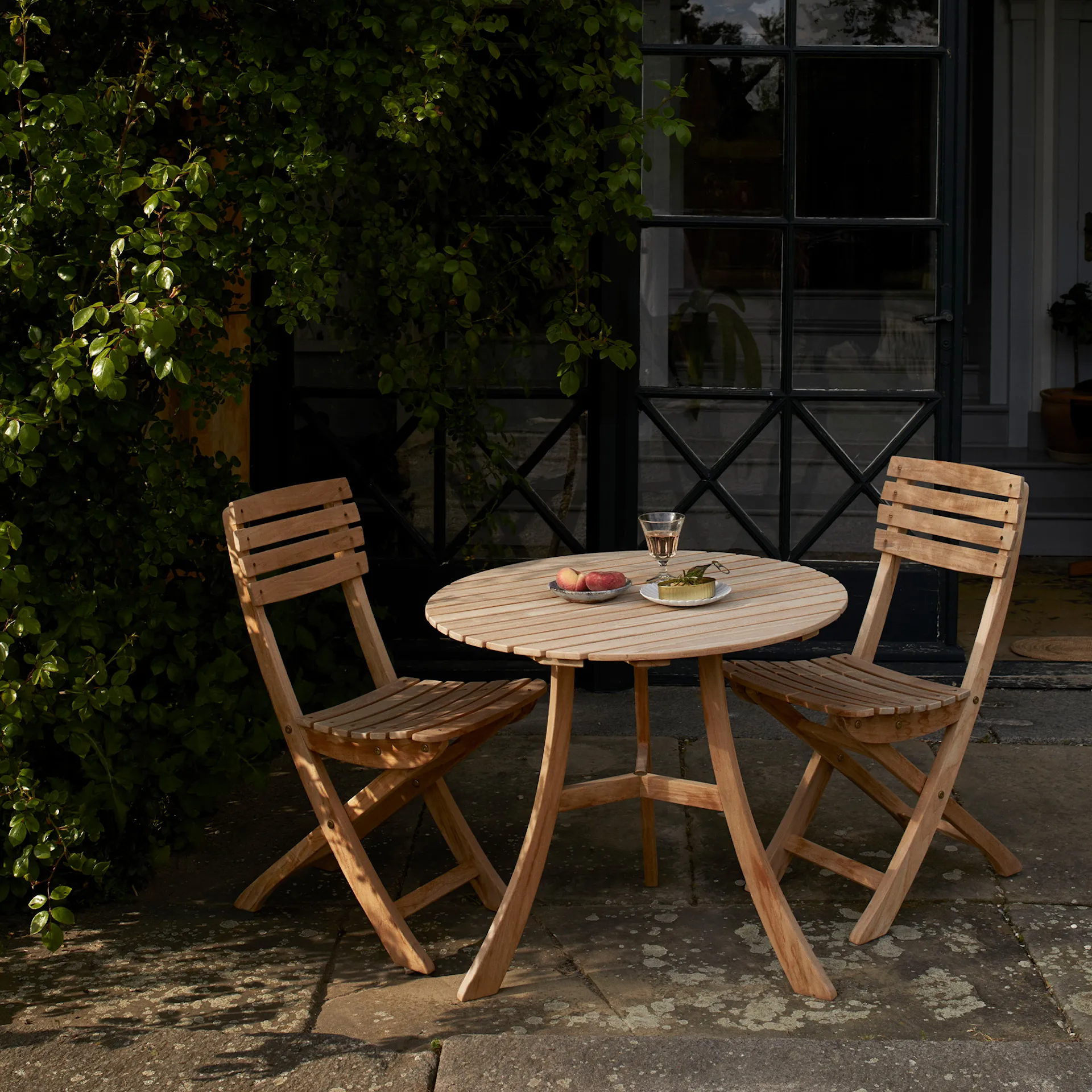 Vendia Outdoor Table Ø75 cm - Fritz Hansen - NO GA