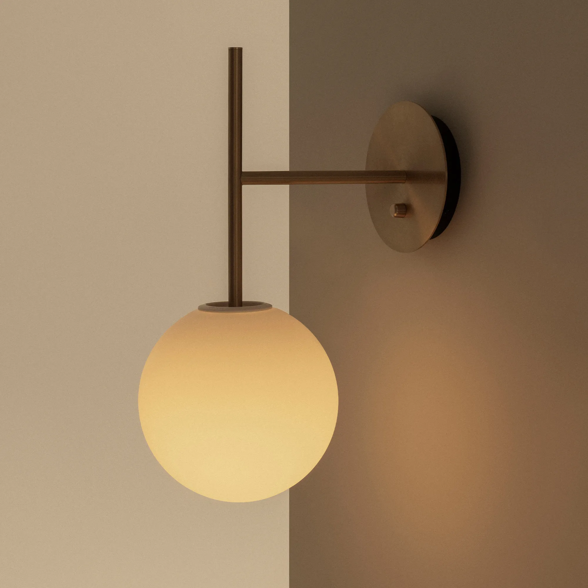 TR Bulb wall lamp with suspension - 4