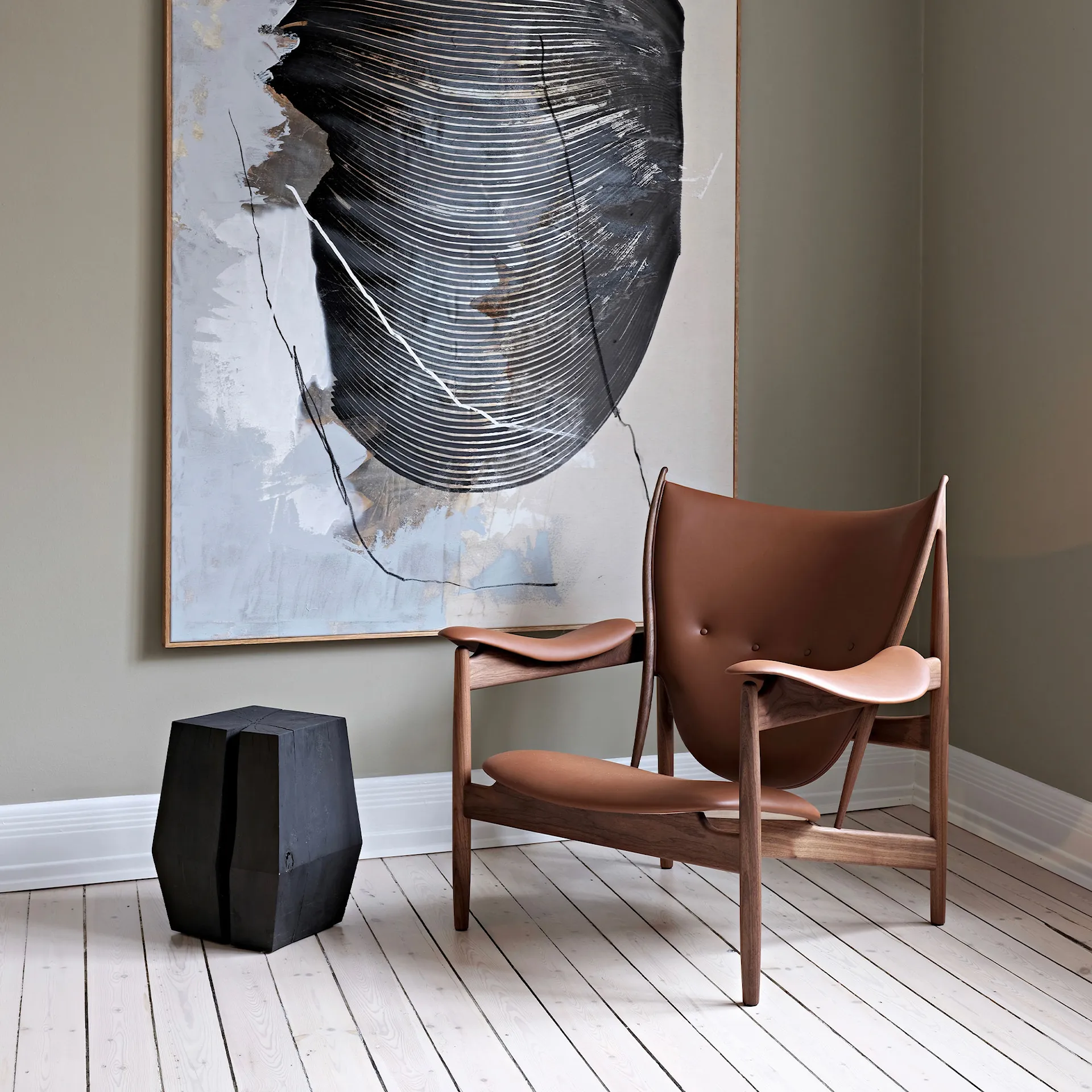 Chieftain Chair, Walnut, Leather Group 4, Elegance Black 20198 - House of Finn Juhl - Finn Juhl - NO GA