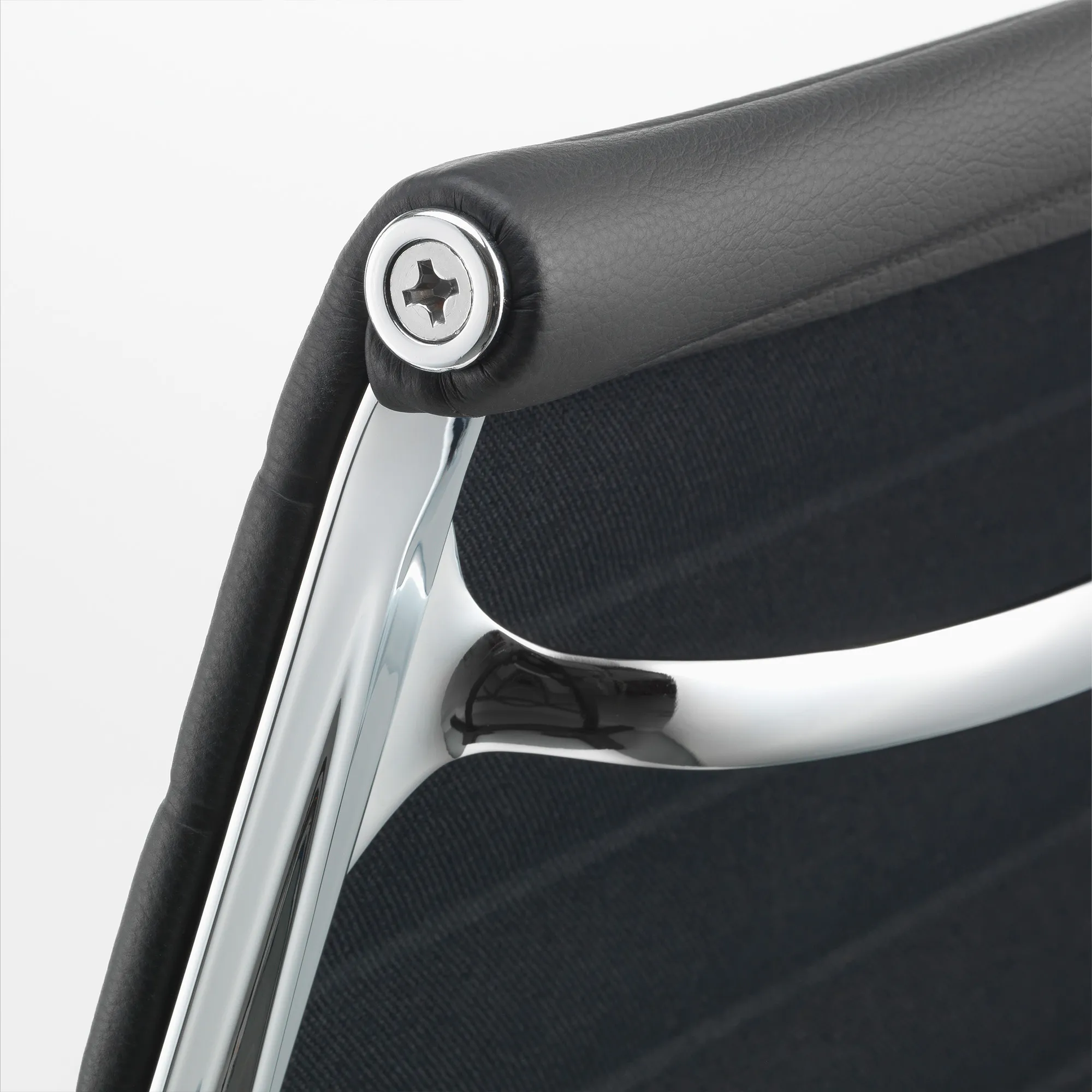 EA 117 Aluminium Chair - 9