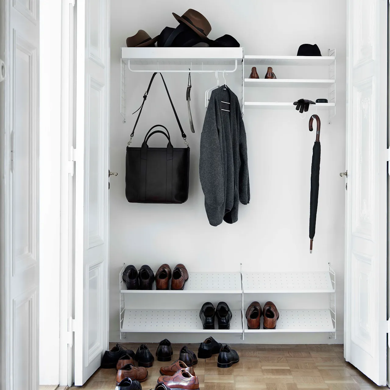 String shoe rack