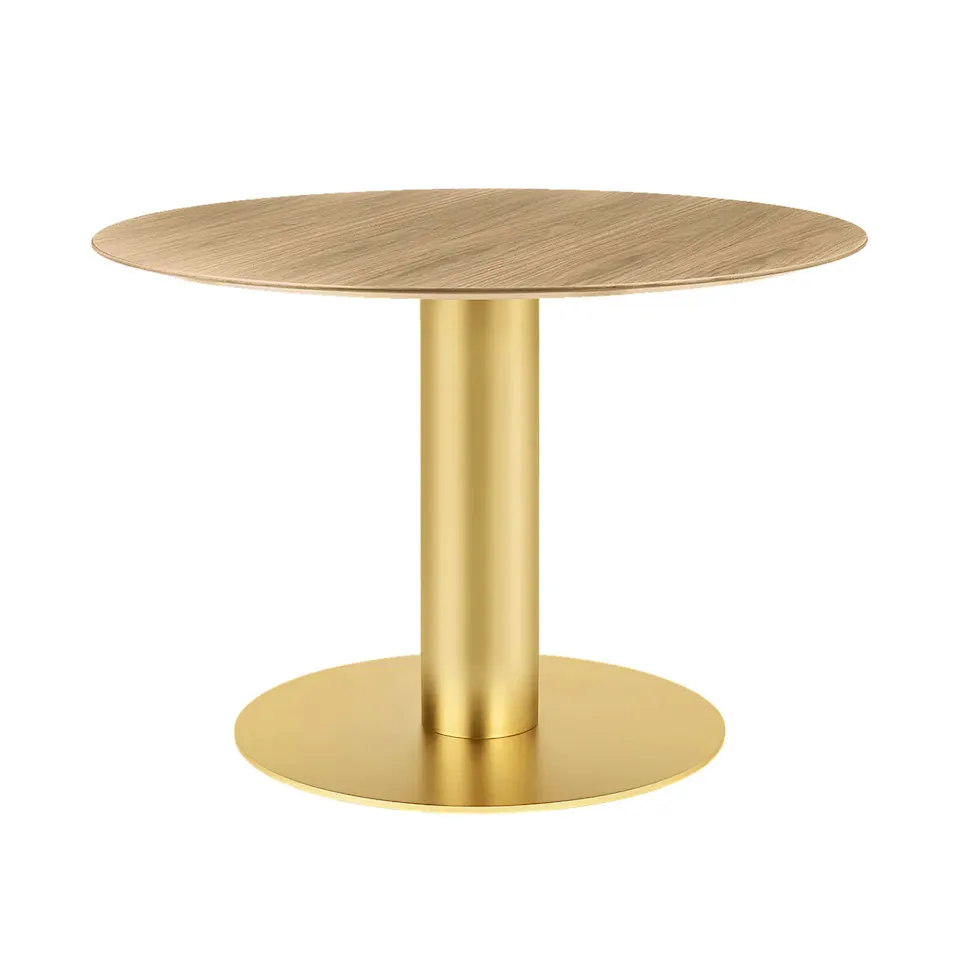 GUBI 2.0 Dining Table, Ø 110 cm, Top: Wood - Oak, Base: Brass