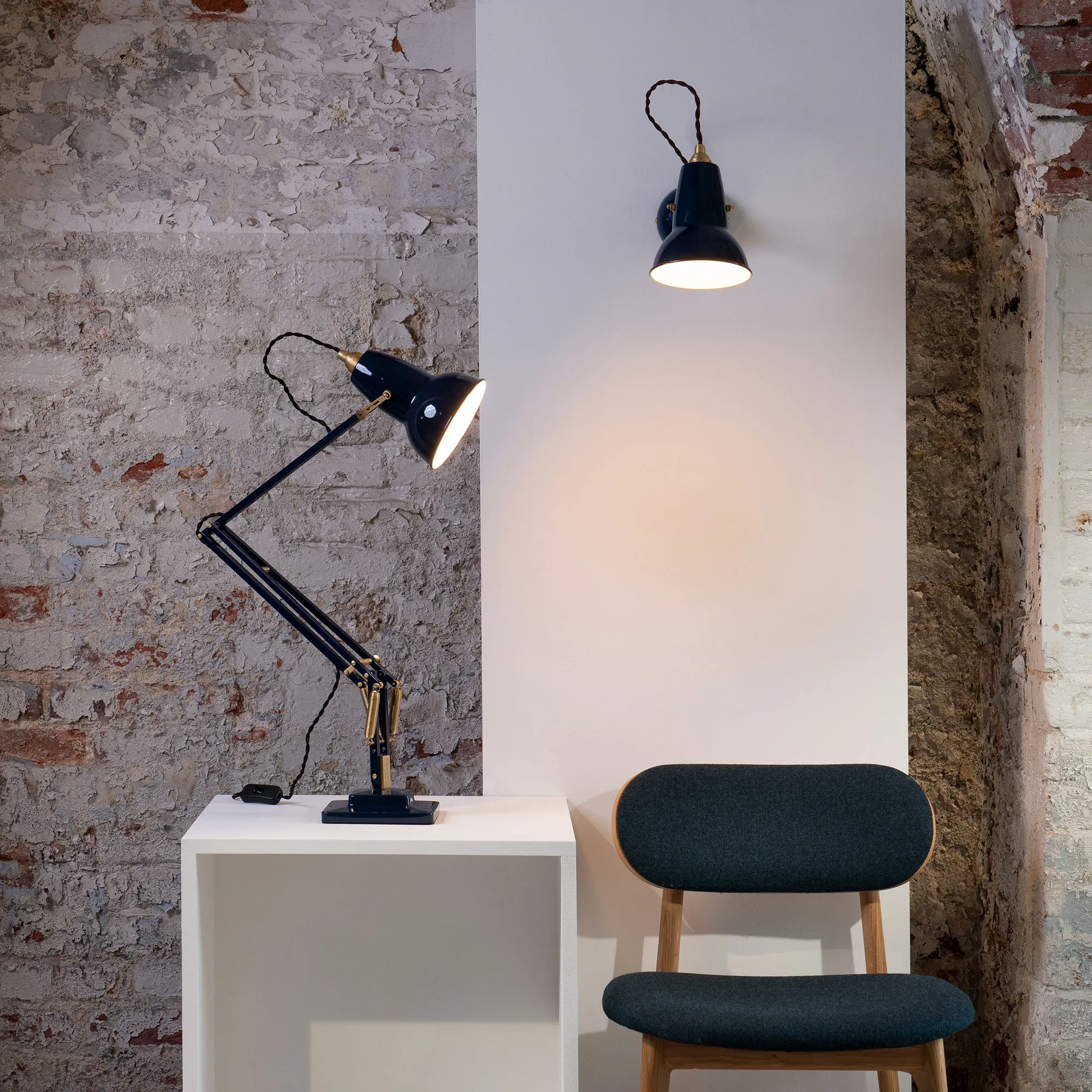 Original 1227 Brass Wall Lamp