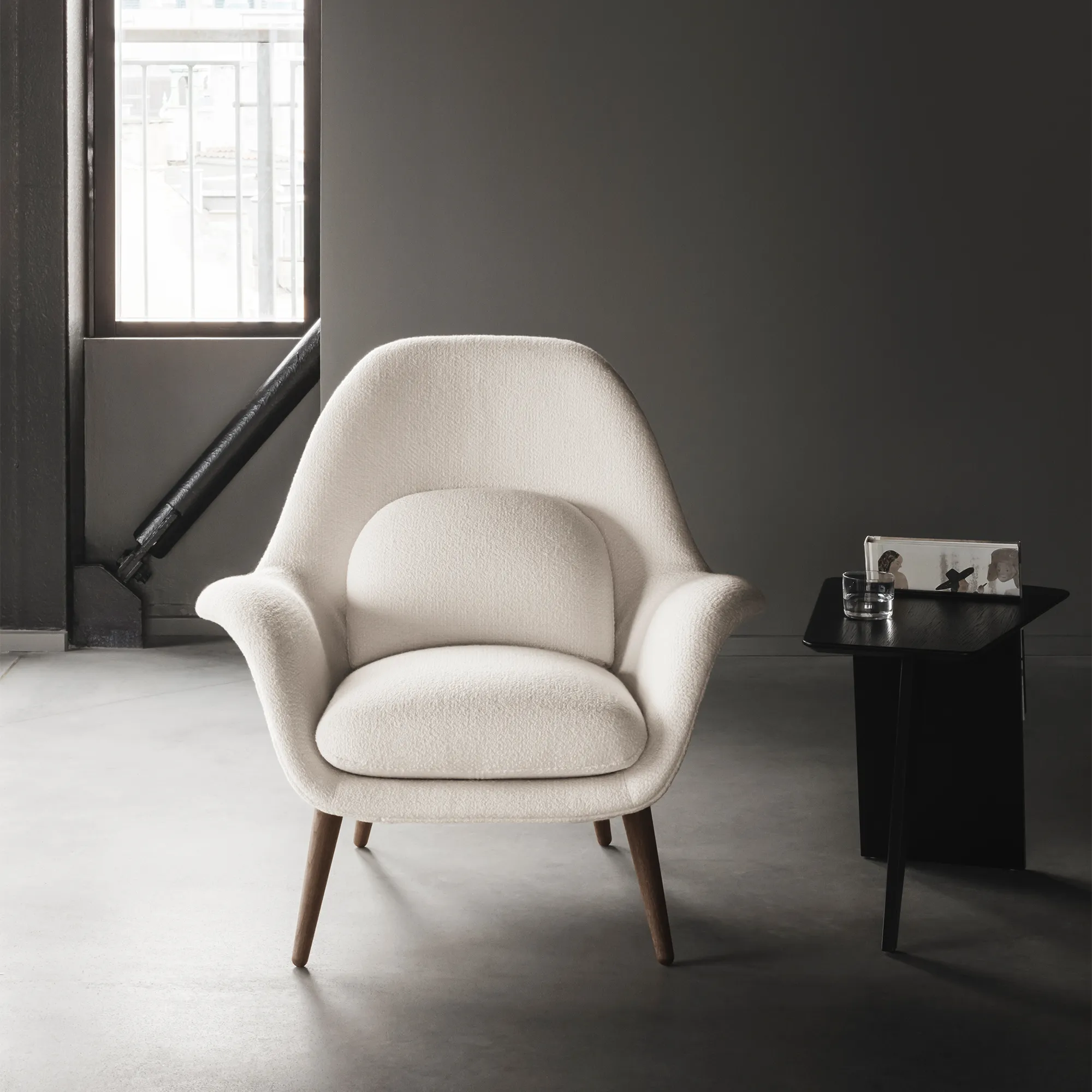 Swoon Petit Lounge Chair Lacquered Walnut - 2