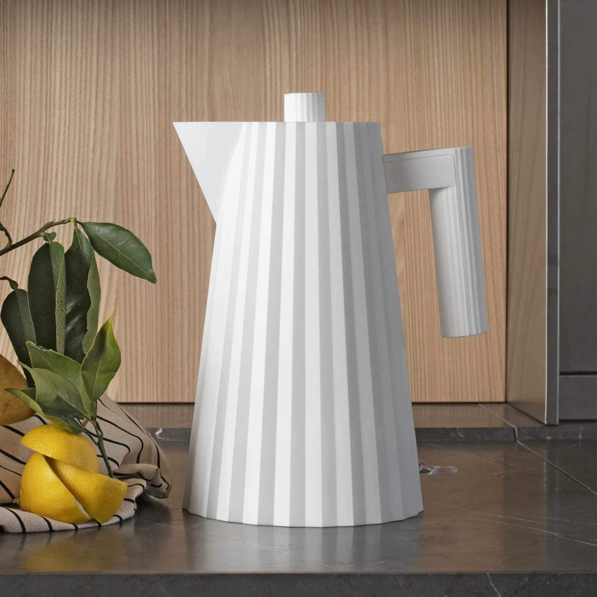 Plissé Electric Kettle - 2