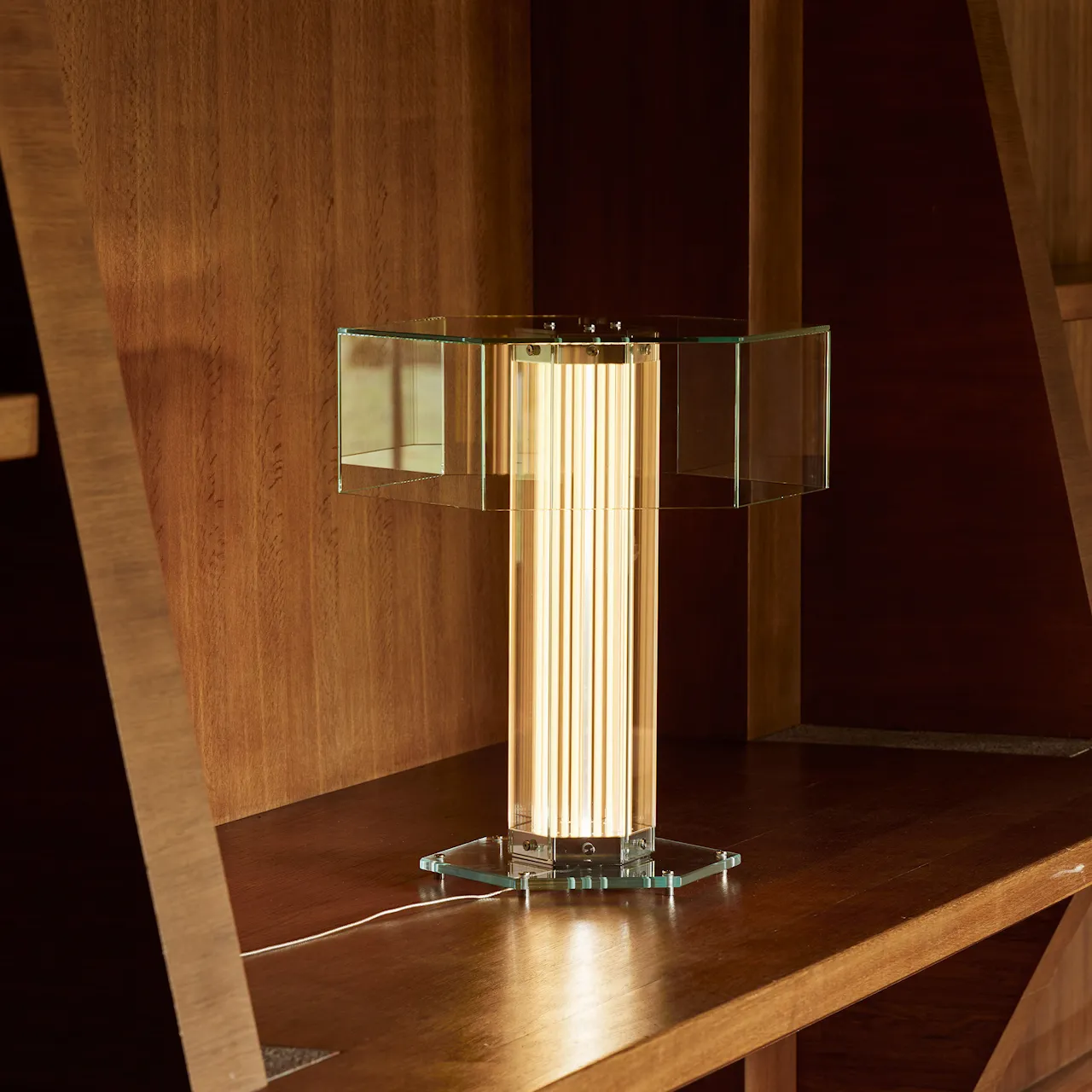 Superwire T Table Lamp