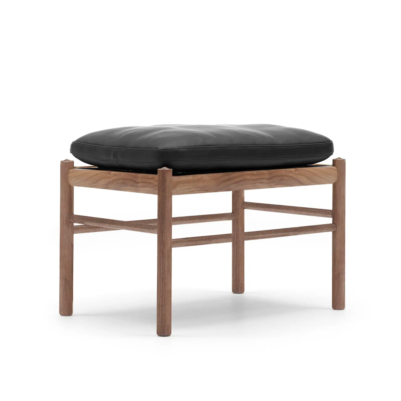 OW149F Colonial Footstool - Valnød